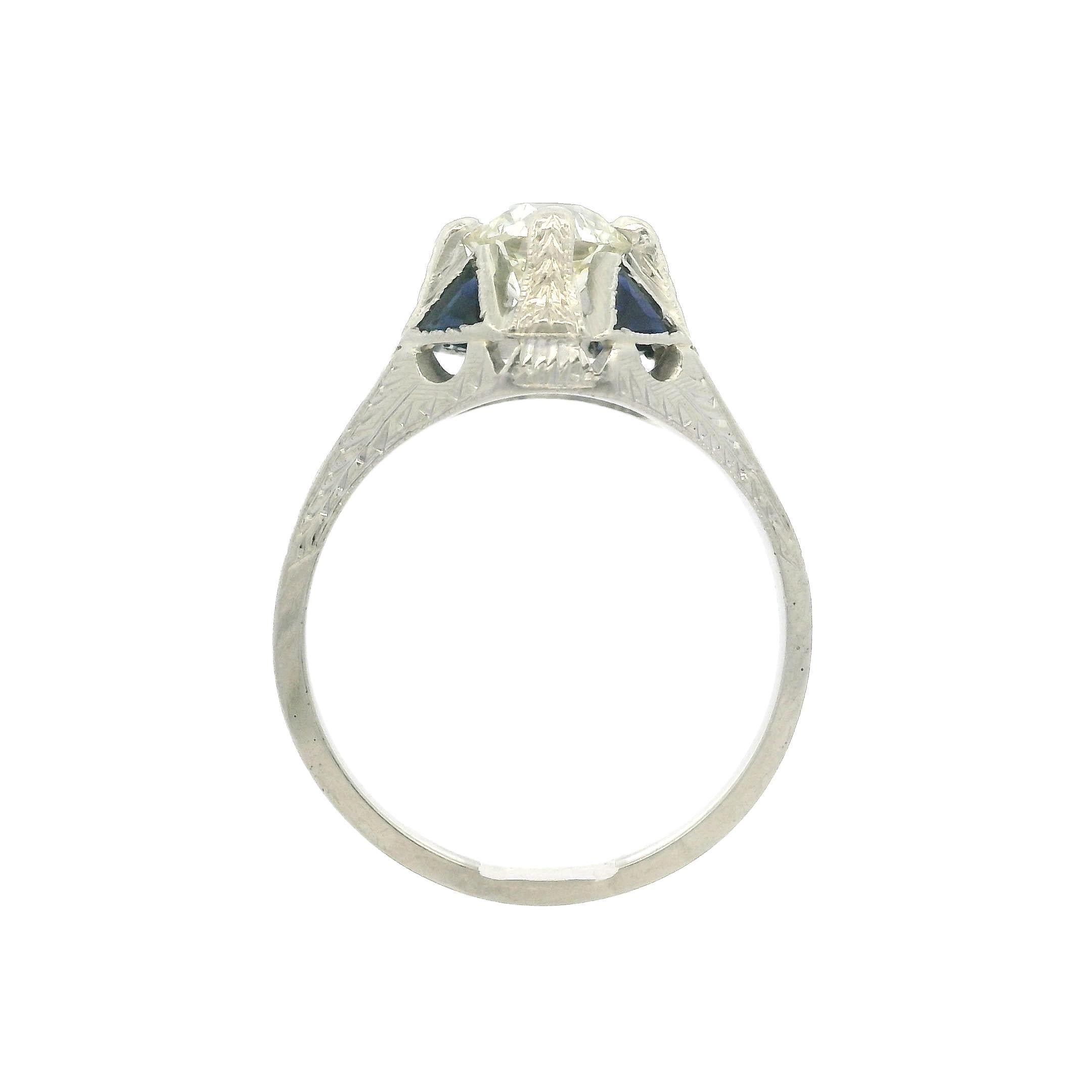 Antique Art Deco 18k Gold 0.90ct Diamond & Sapphire Hand Engraved Wheat Ring In Excellent Condition For Sale In Montclair, NJ