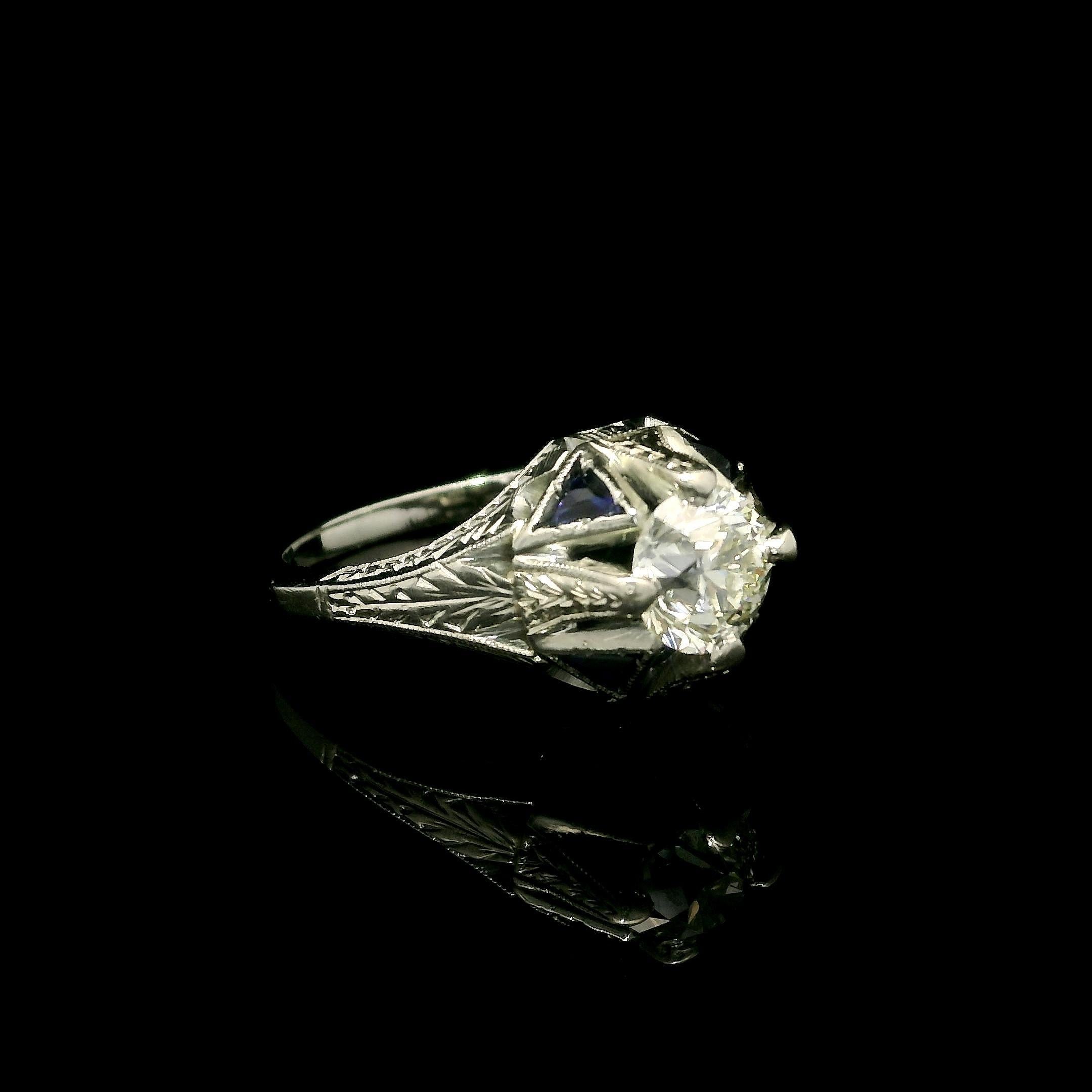 Antique Art Deco 18k Gold 0.90ct Diamond & Sapphire Hand Engraved Wheat Ring For Sale 2