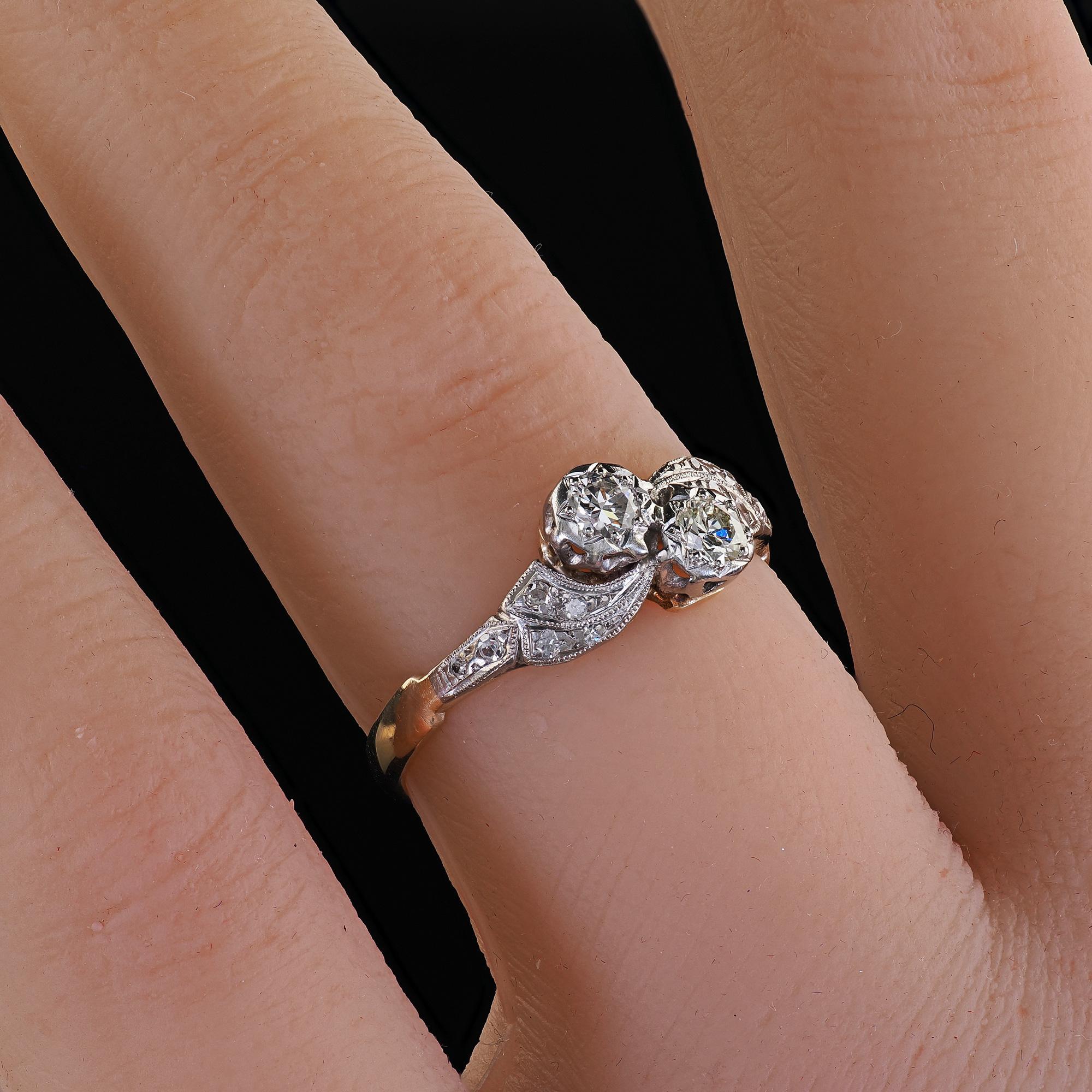 Antiker Art Deco 18K Gold und Platin Altschliff Diamant Toi Et Moi Ring im Angebot 4