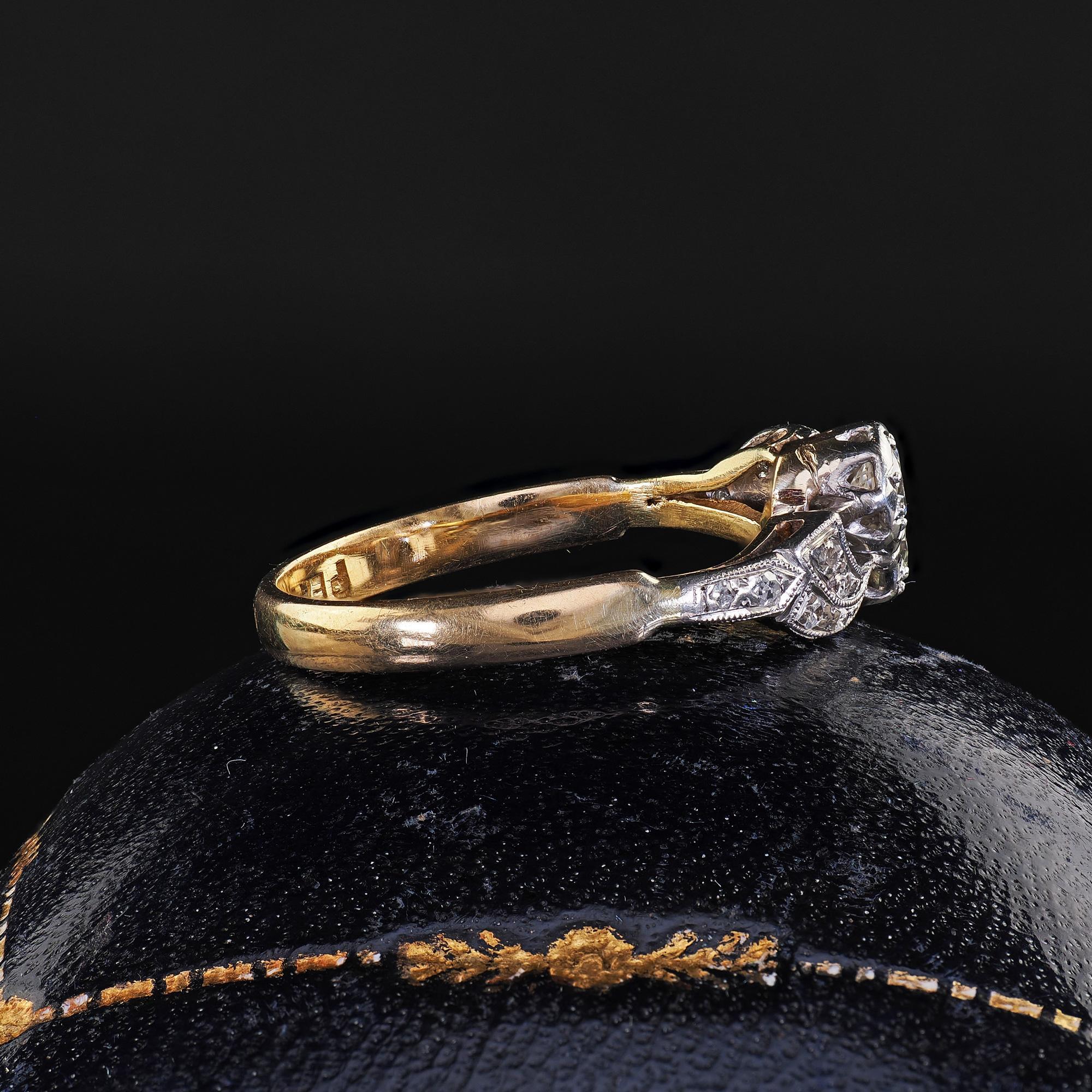 Antiker Art Deco 18K Gold und Platin Altschliff Diamant Toi Et Moi Ring (Rundschliff) im Angebot