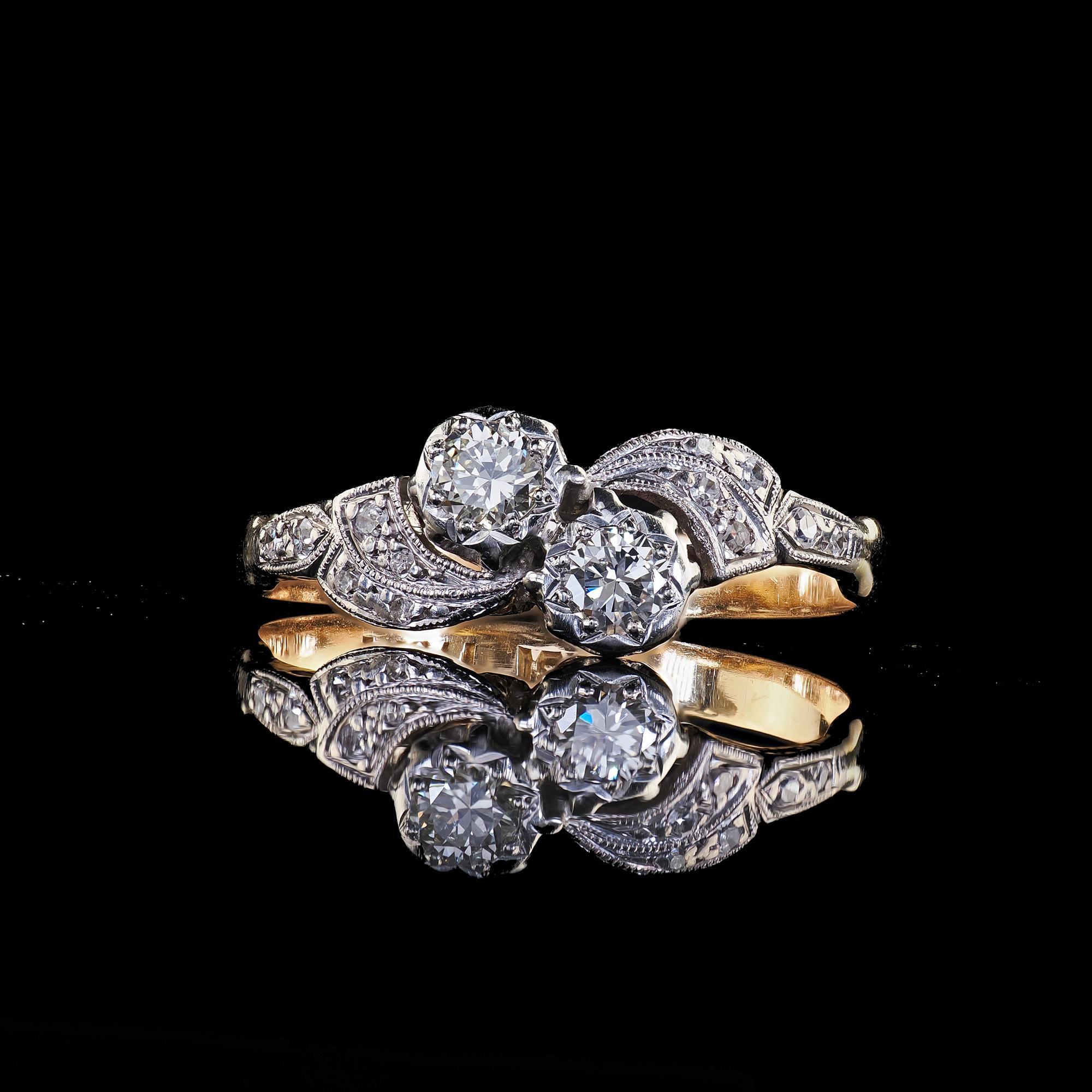 Antiker Art Deco 18K Gold und Platin Altschliff Diamant Toi Et Moi Ring im Angebot 1
