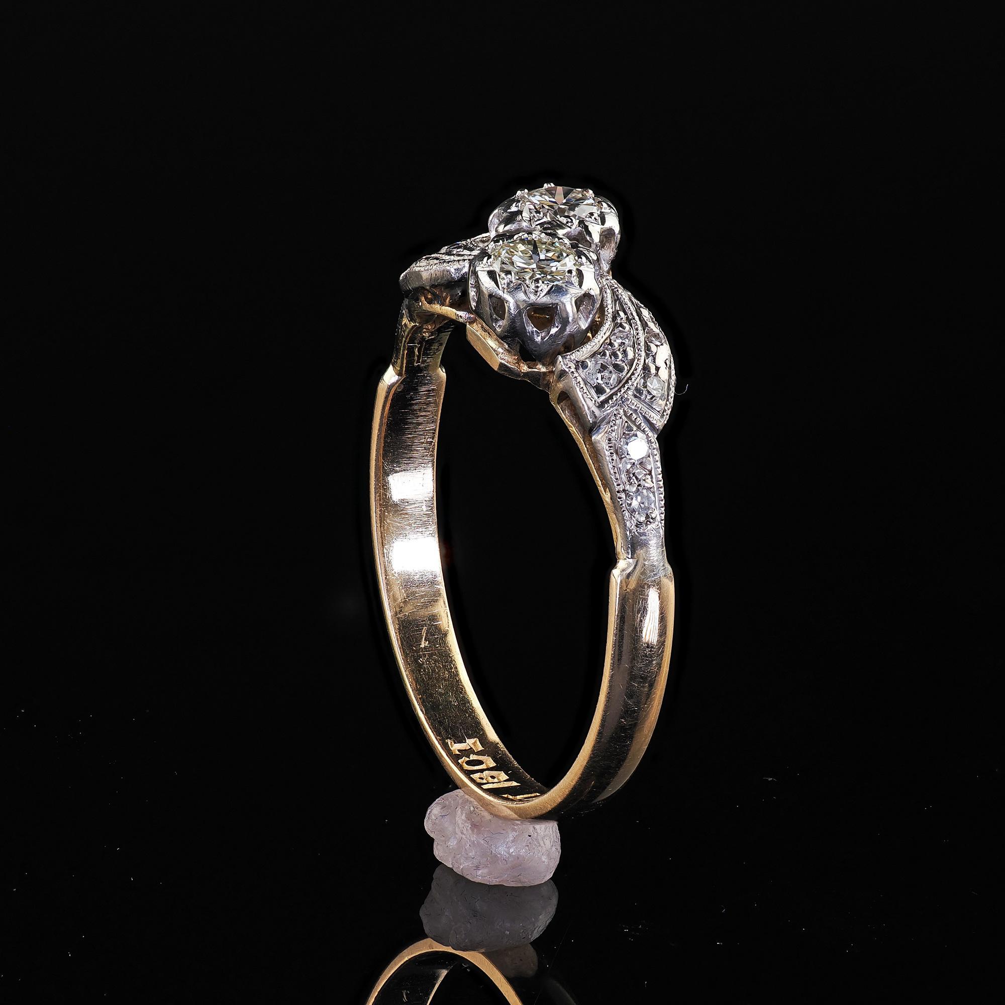 Antiker Art Deco 18K Gold und Platin Altschliff Diamant Toi Et Moi Ring im Angebot 3