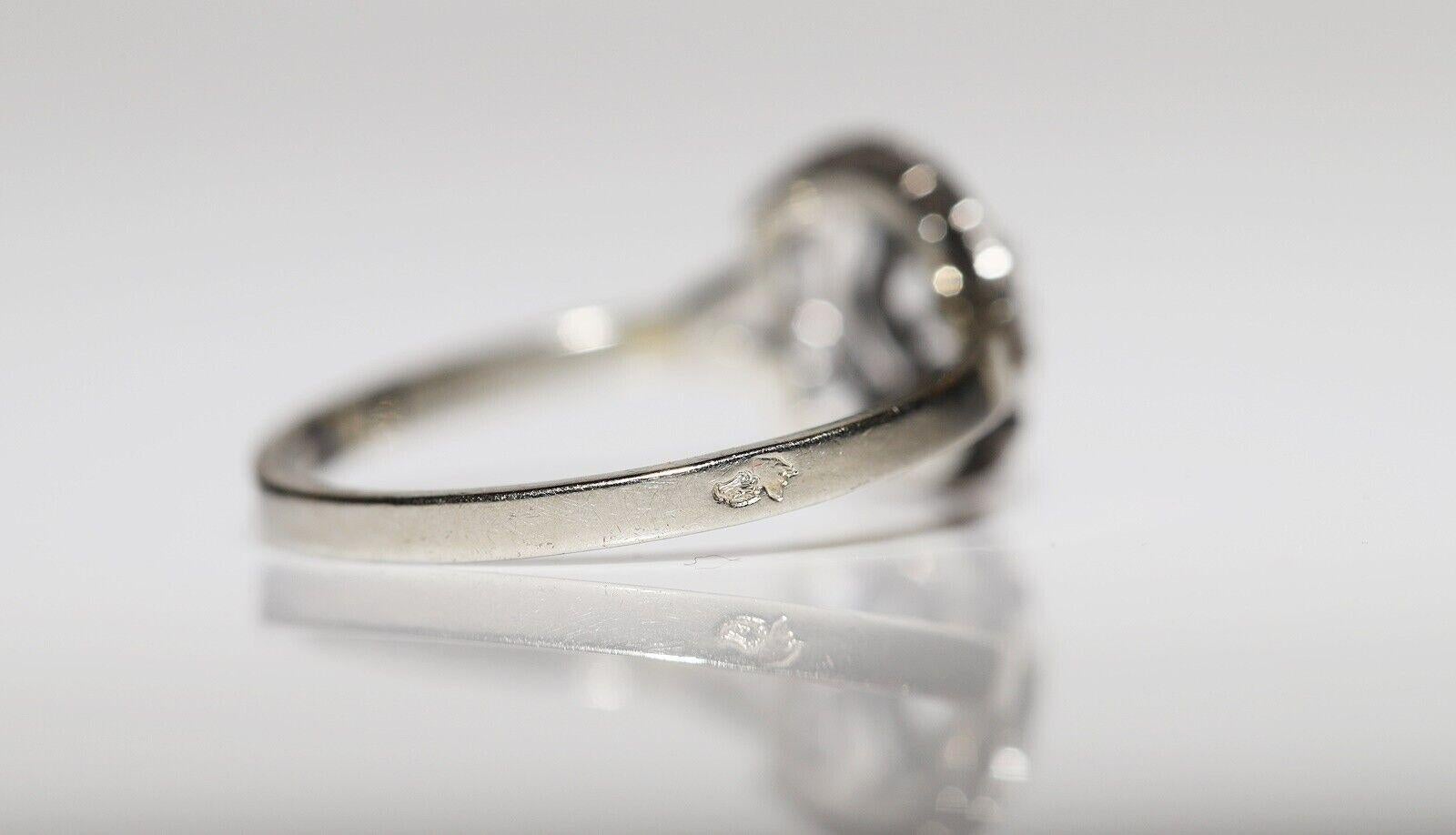 In sehr gutem Zustand.
Das Gesamtgewicht beträgt 2.3 Gramm.
Insgesamt ist der Diamant im Rosenschliff 0,10 Karat.
Der gesamte Stein hat einen Brillantschliff von 0,10 Karat.
Der Diamant ist G Farbe und vs-s1 Klarheit.
Die Ringgröße ist US 6.5.
Wir