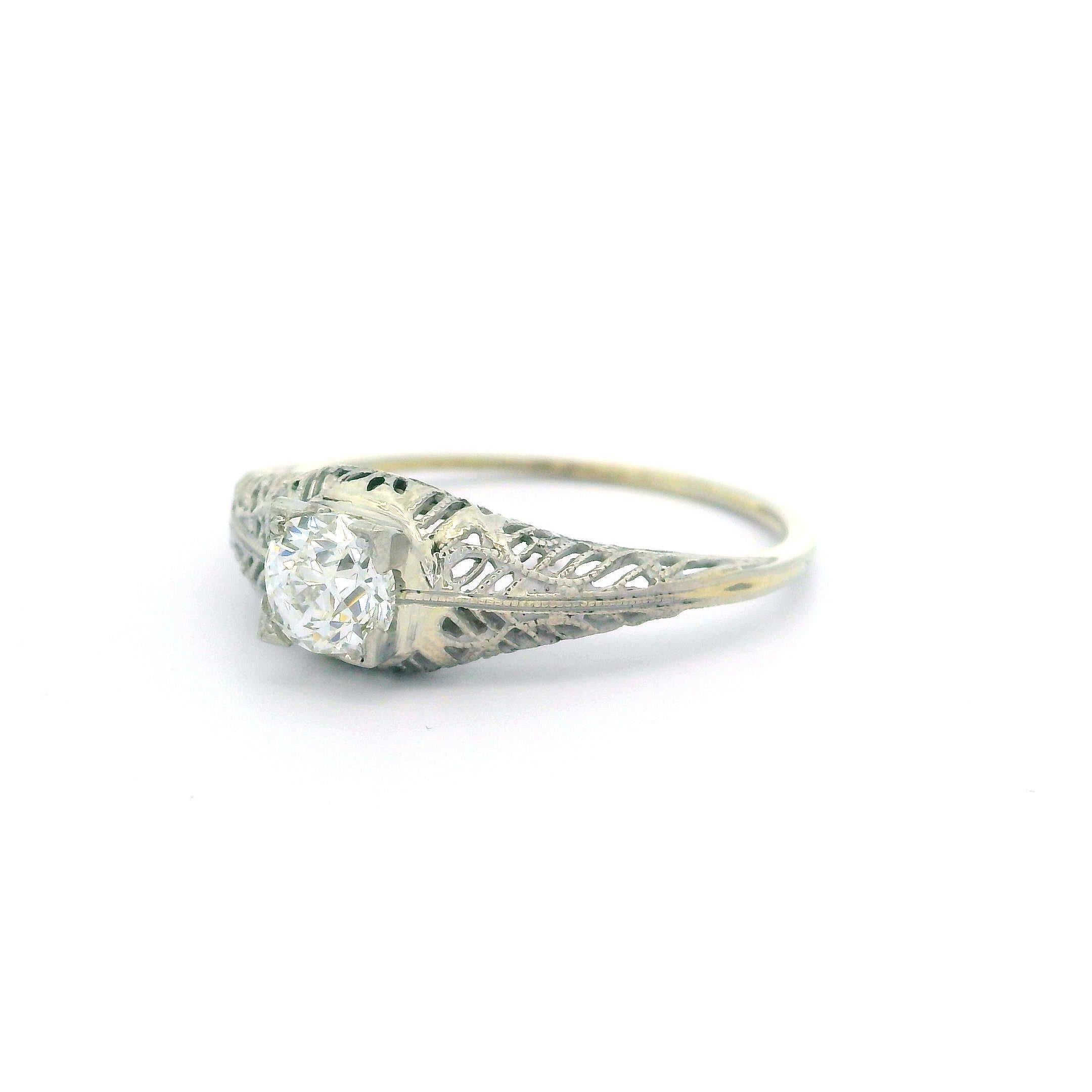 Antique Art Deco 18k Gold Gia 0.54ct Cushion Diamond Filigree Engagement Ring In Excellent Condition For Sale In Montclair, NJ