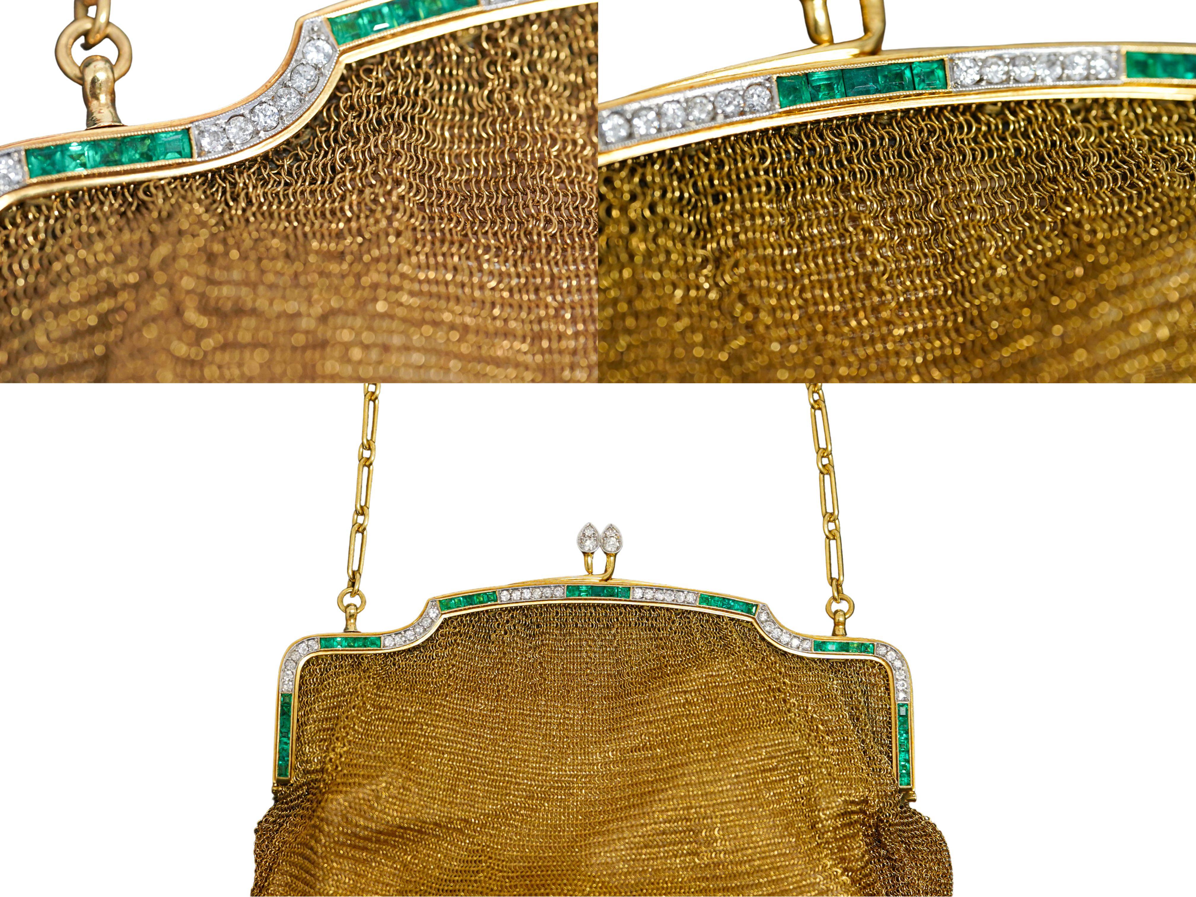 Antique Art Deco 18K Gold Mesh Evening Bag With Emerald and Diamond Frame For Sale 2