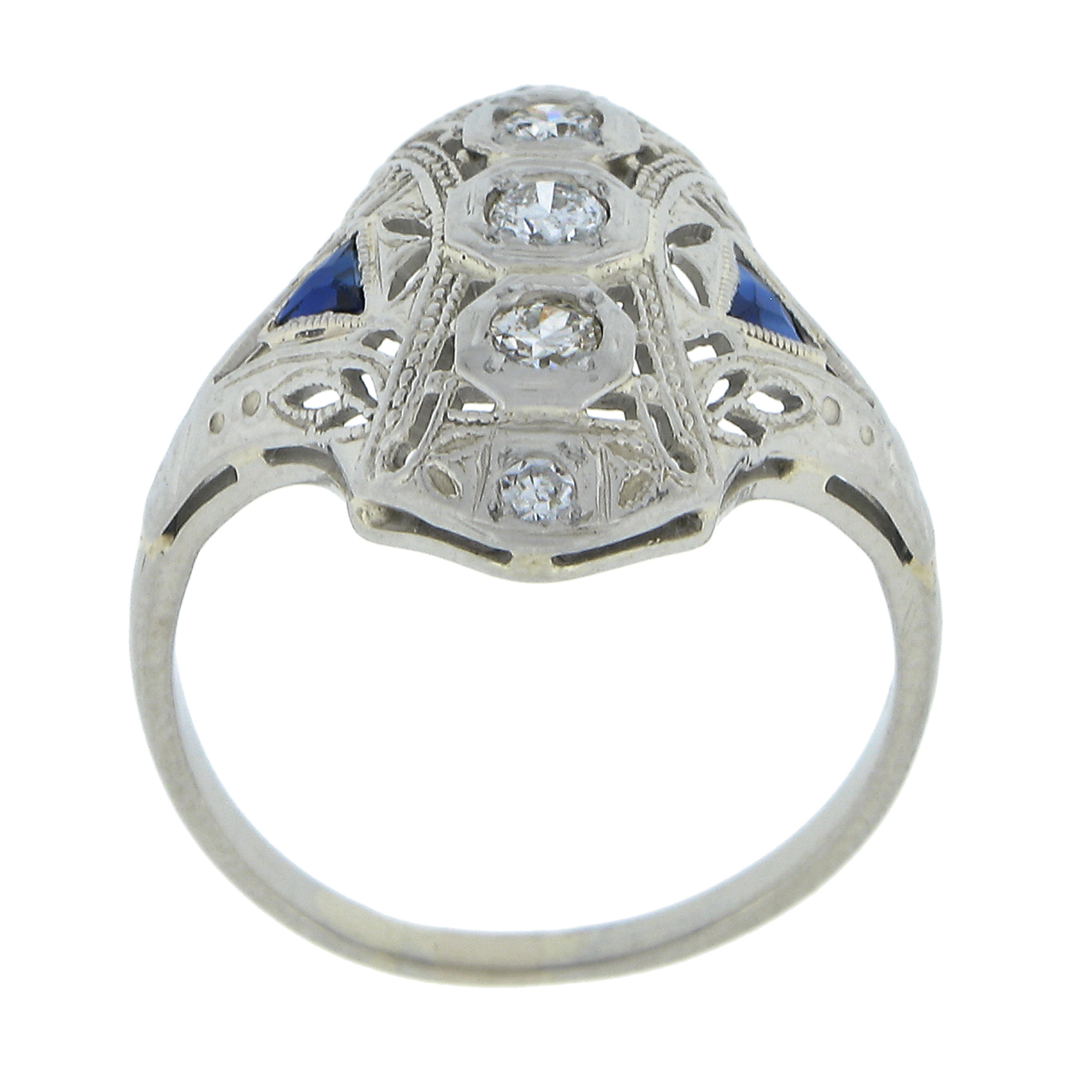Antiker filigraner Art-Déco-Esstellerring aus 18 Karat Weißgold mit 0,20 Karat Diamant und Saphir 3