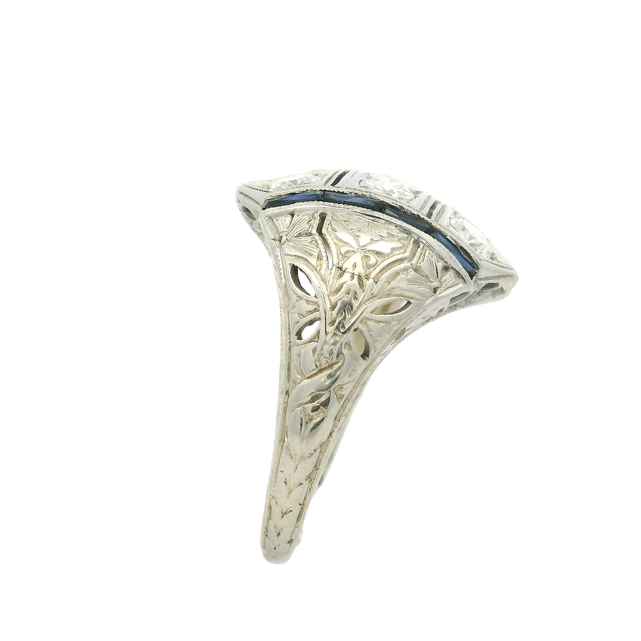 Antique Art Deco 18k White Gold 0.33ctw Old Cut Diamond & Sapphire Engraved Ring For Sale 1