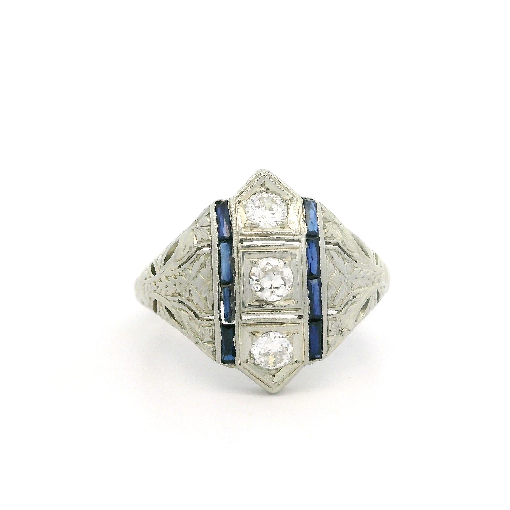Antique Art Deco 18k White Gold 0.33ctw Old Cut Diamond & Sapphire Engraved Ring For Sale 4