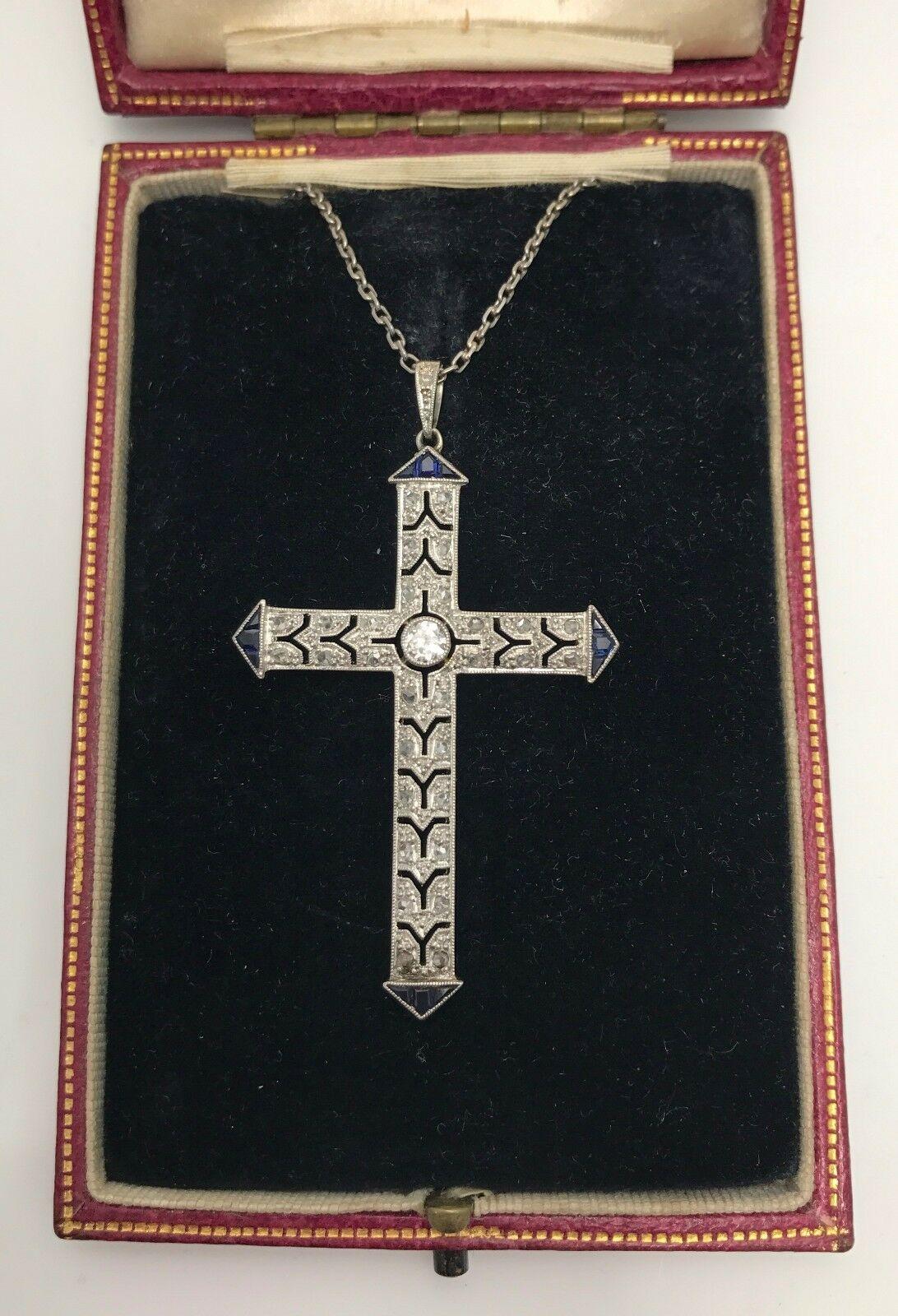 Antique Art Deco 18 Karat Gold 0.85 Carat Diamond Sapphire Pendant Necklace In Excellent Condition For Sale In Houston, TX