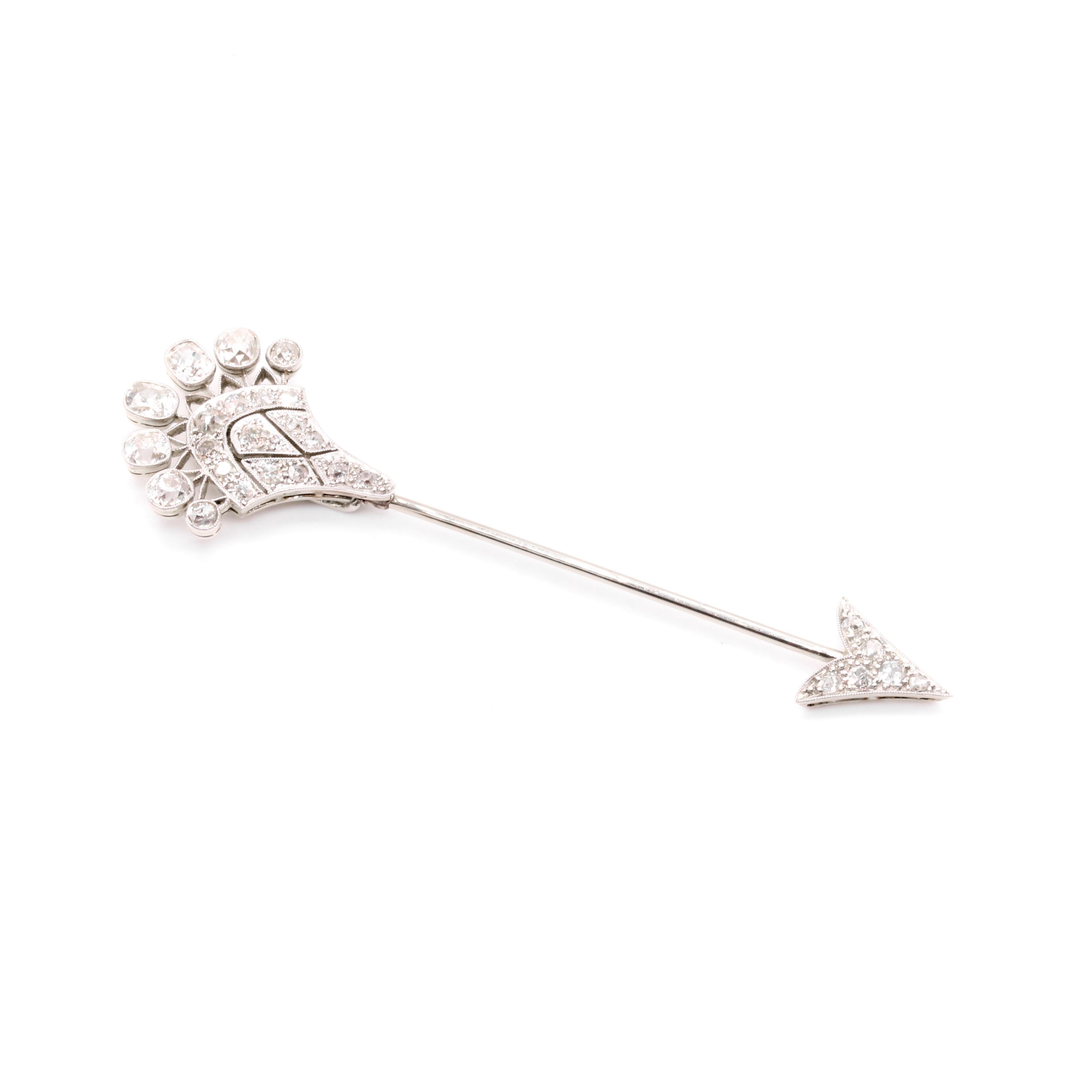 Women's or Men's Antique Art Deco 18K White Gold and Platinum 2.2ct Diamond Arrow Jabot Pin For Sale