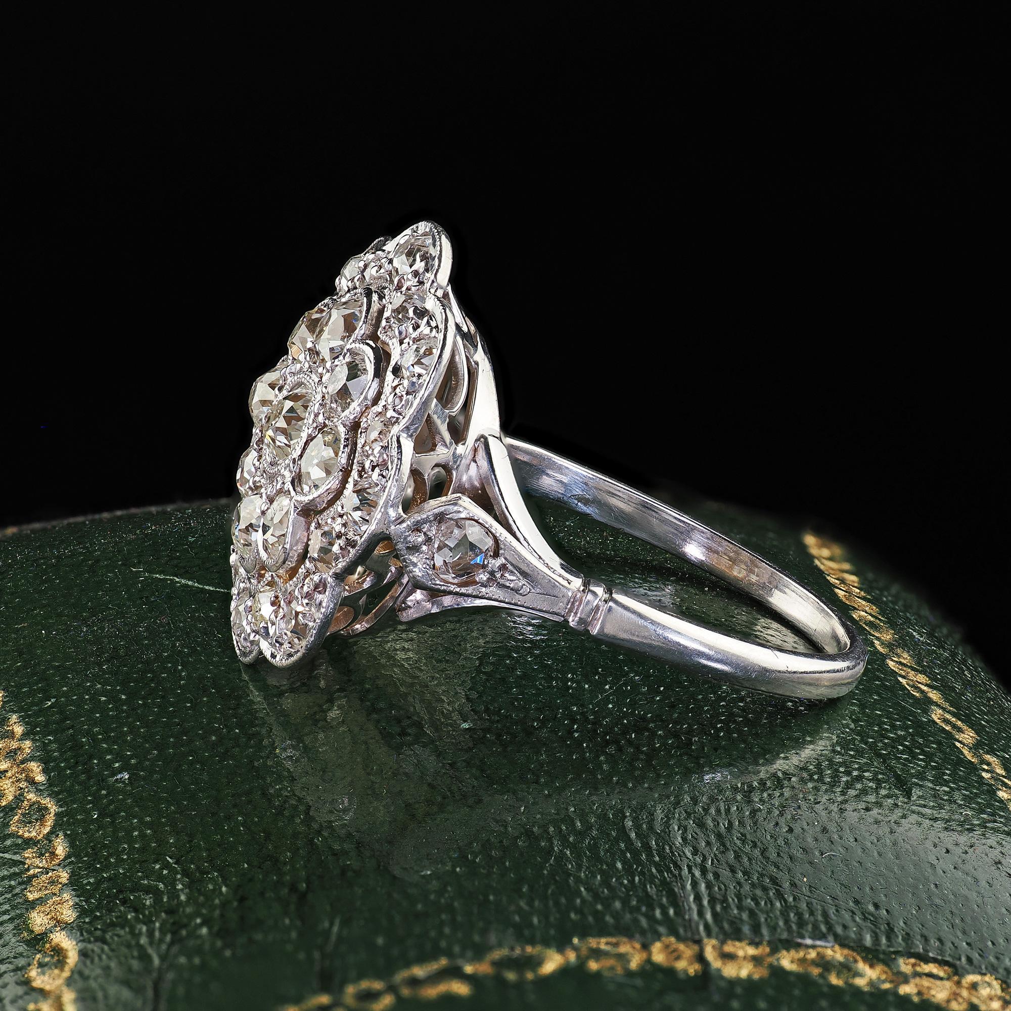 Antiker Art Deco 18K Weißgold und Platin Old Euro Diamond Floral Ring im Zustand „Gut“ im Angebot in Great Neck, NY