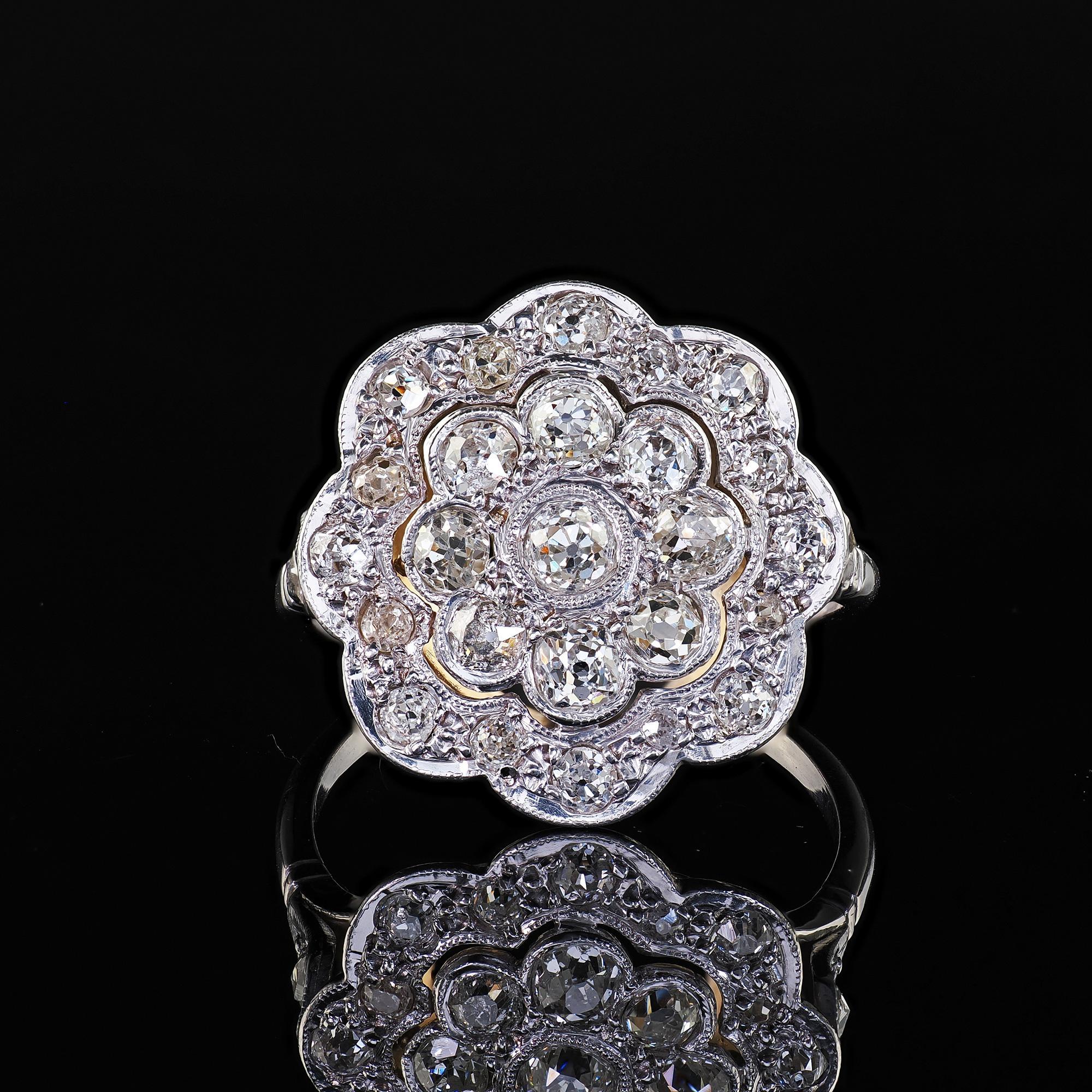 Antiker Art Deco 18K Weißgold und Platin Old Euro Diamond Floral Ring im Angebot 1