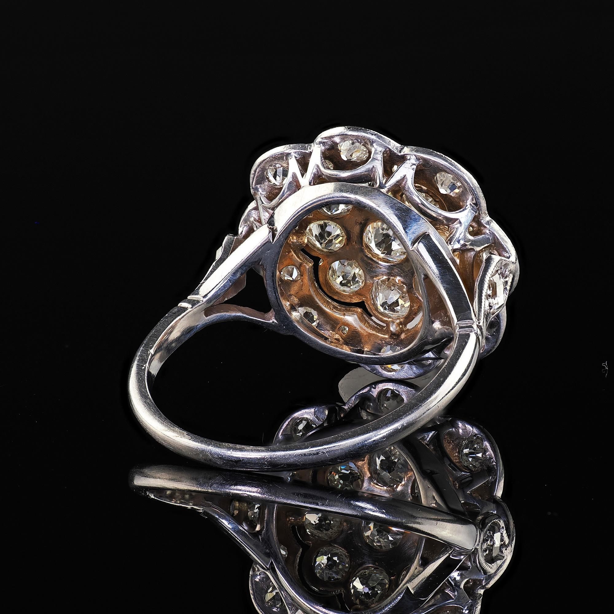 Antiker Art Deco 18K Weißgold und Platin Old Euro Diamond Floral Ring im Angebot 2