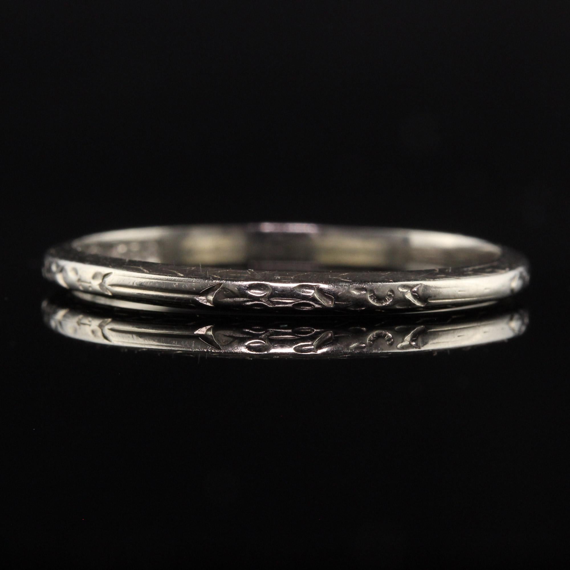 Alliance Art déco ancienne gravée Belais en or blanc 18 carats Pour femmes en vente