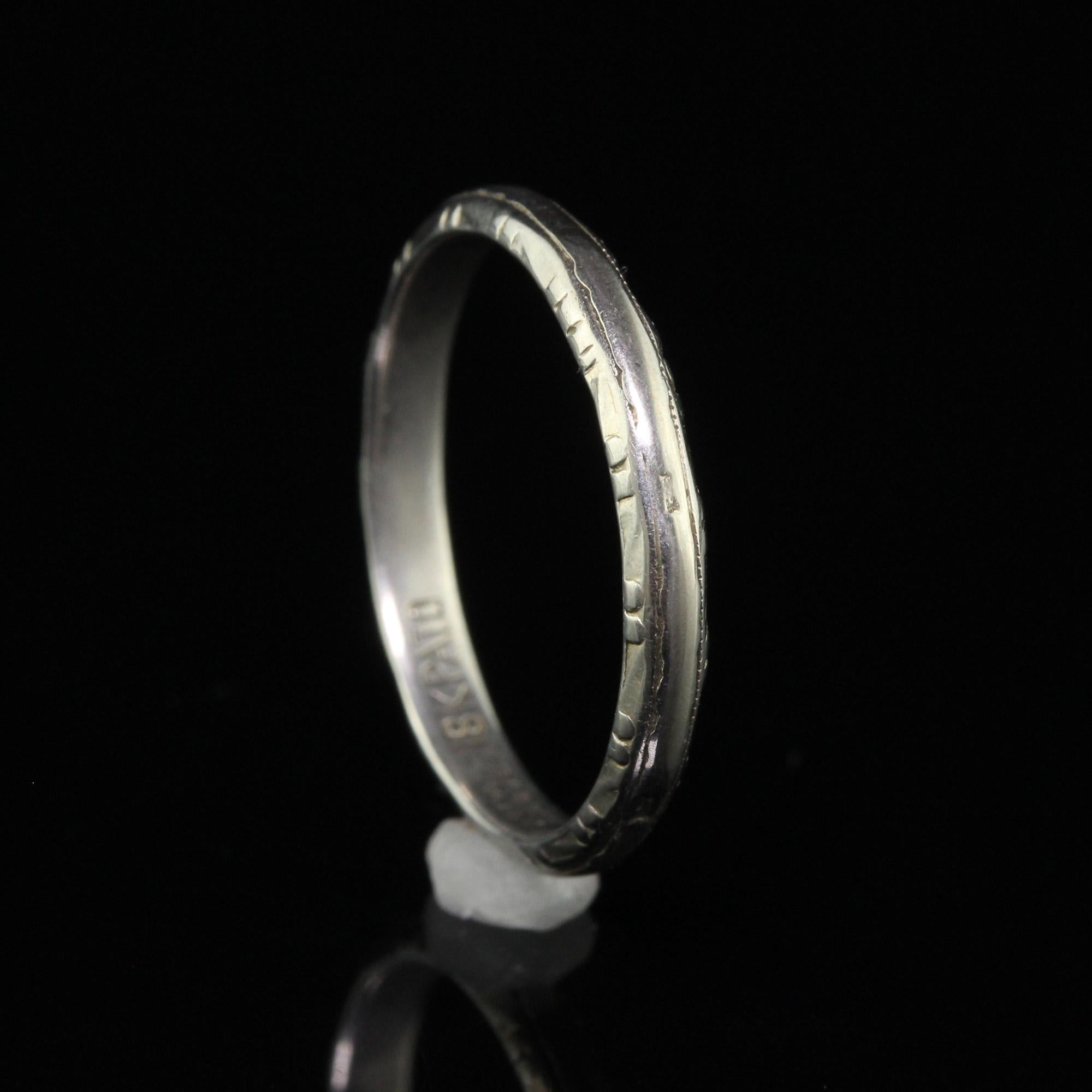 Antique Art Deco 18K White Gold Classic Engraved Wedding Band - Size 6 For Sale 1