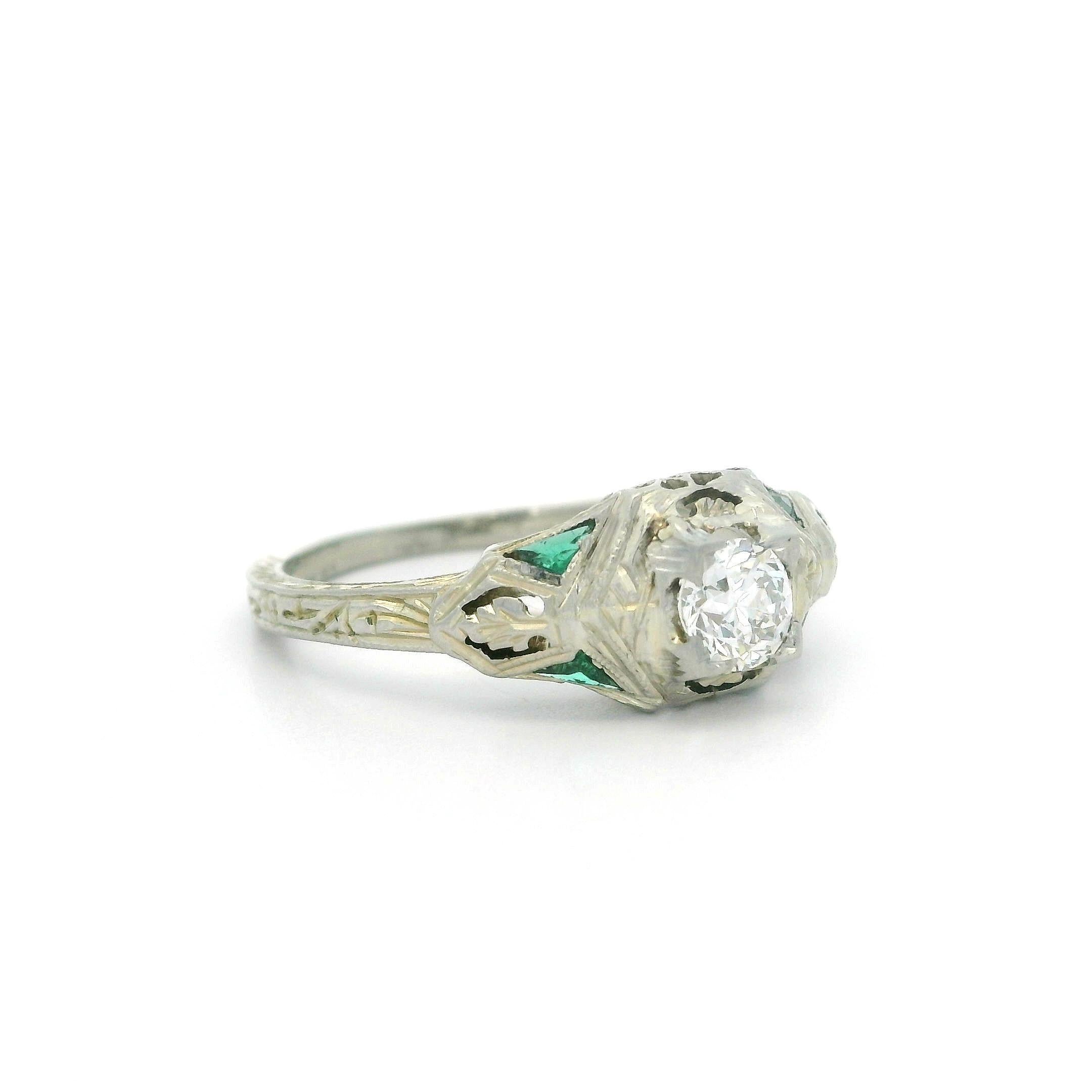 Antique Art Deco 18k White Gold Diamond Emerald Filigree Open Work Ring In Good Condition For Sale In Montclair, NJ
