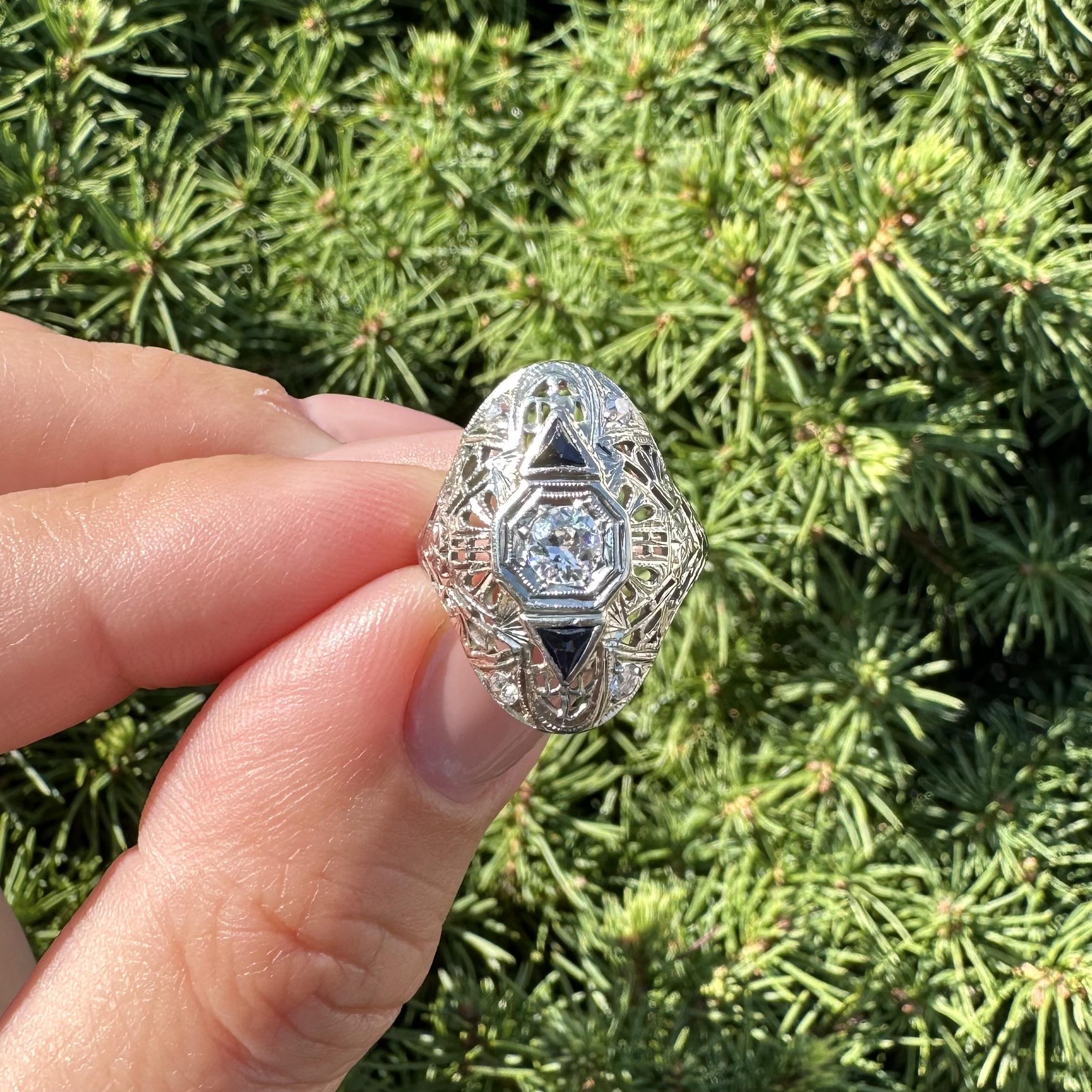 Anello da cena floreale in filigrana di diamanti in oro bianco 18k Art Deco in vendita 7