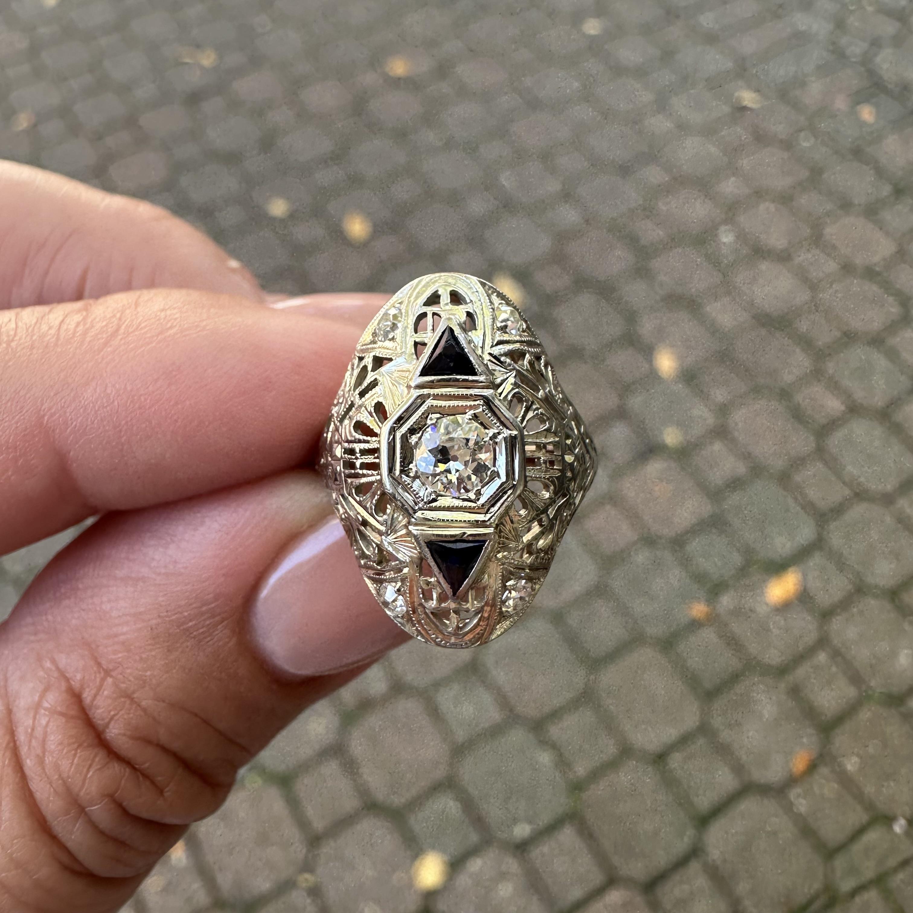 Anello da cena floreale in filigrana di diamanti in oro bianco 18k Art Deco in vendita 9
