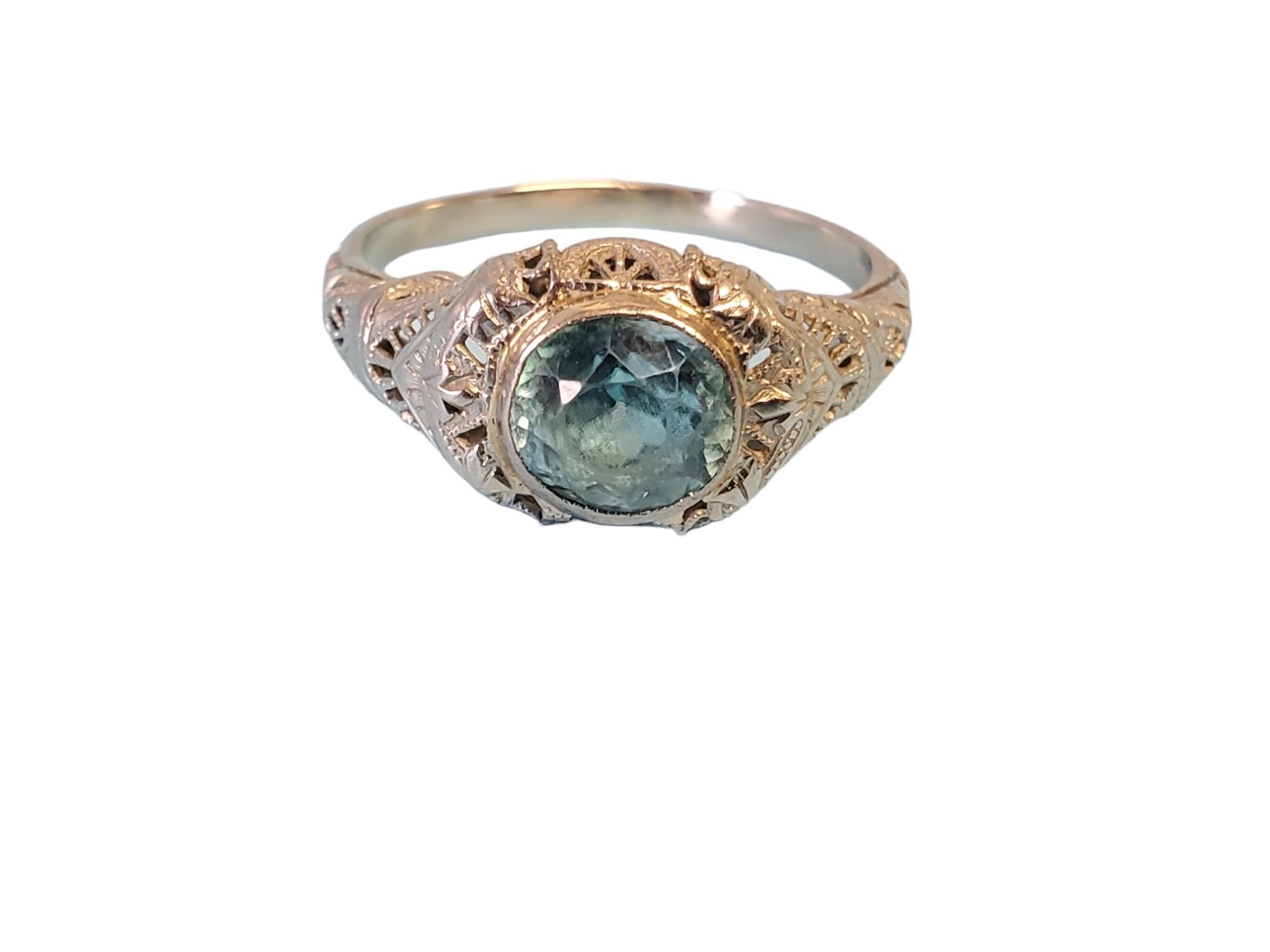 Antique Art Deco 18k white gold Filigree Ring with 7.5mm Blue Zircon In Good Condition For Sale In Overland Park, KS