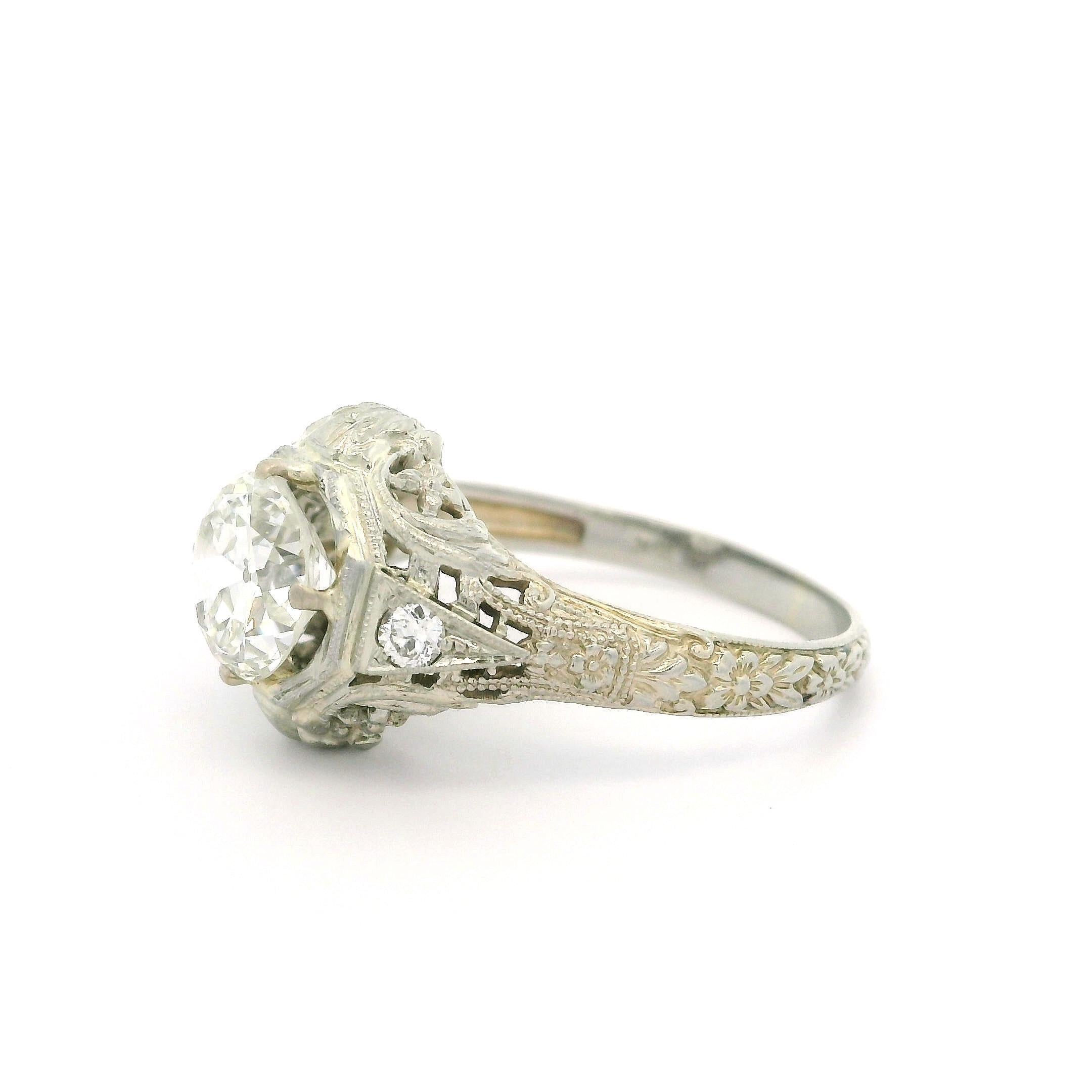 Antiker Art-Déco-Blumenring aus 18 Karat Weißgold mit Diamanten im alteuropäischen Schliff, GIA 1,62 Karat im Angebot 6