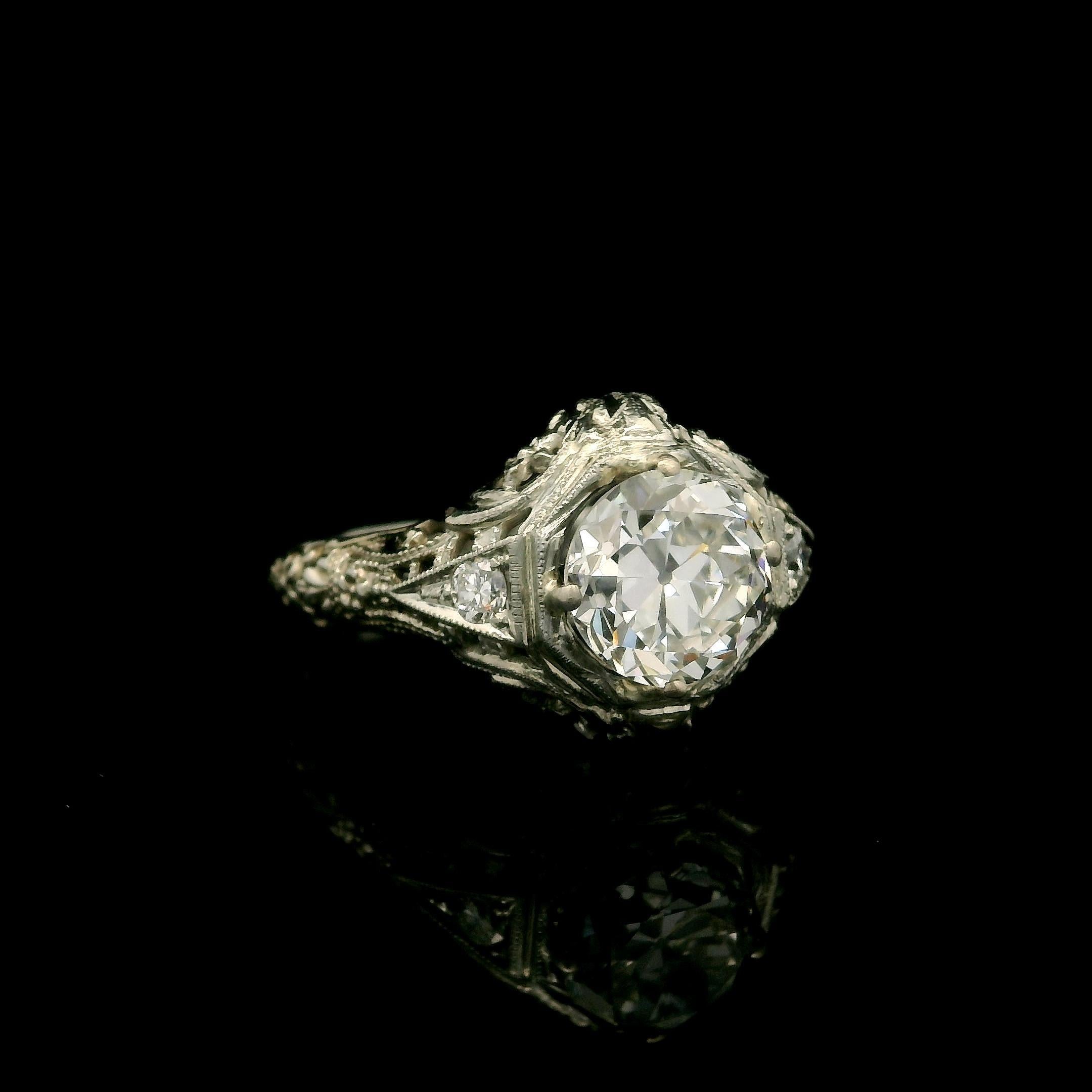 Antiker Art-Déco-Blumenring aus 18 Karat Weißgold mit Diamanten im alteuropäischen Schliff, GIA 1,62 Karat im Zustand „Hervorragend“ im Angebot in Montclair, NJ