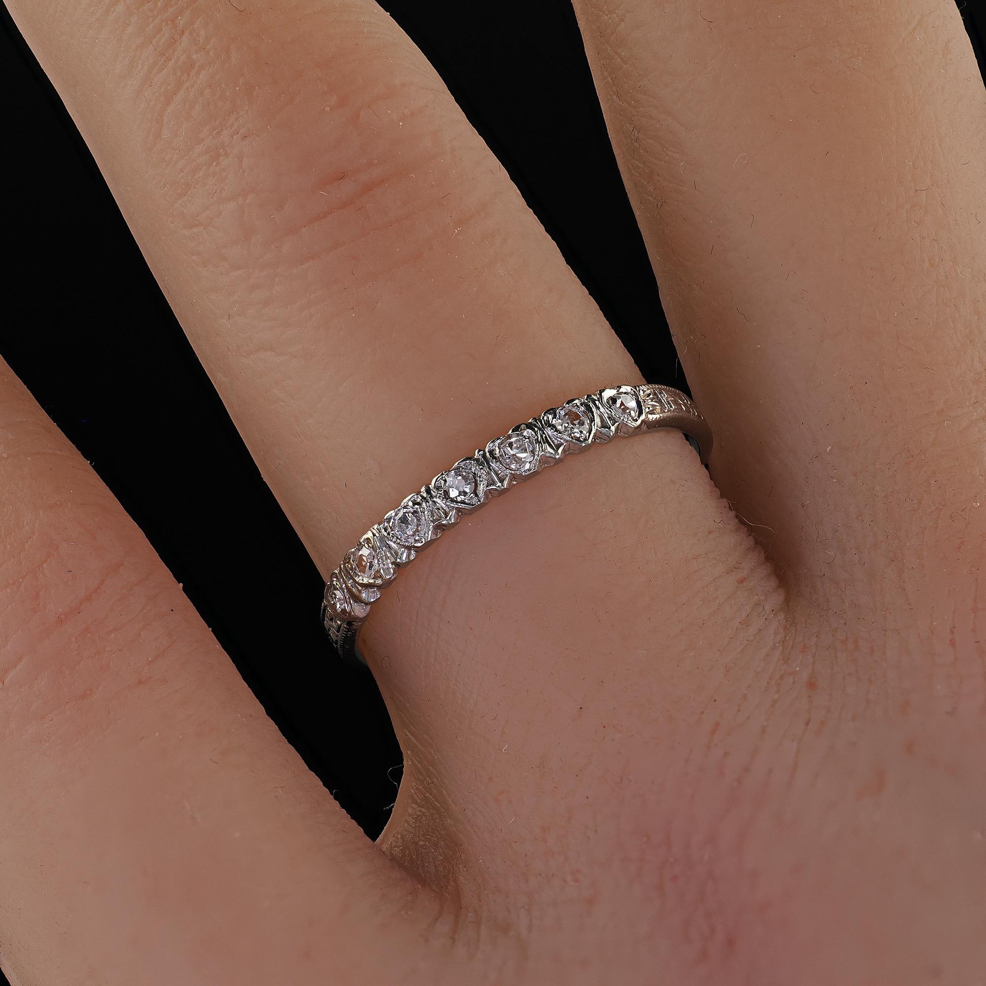 Antiker Art Deco 18K Weißgold Ehering mit Herzmotiv im Einzelschliff Diamant im Angebot 4