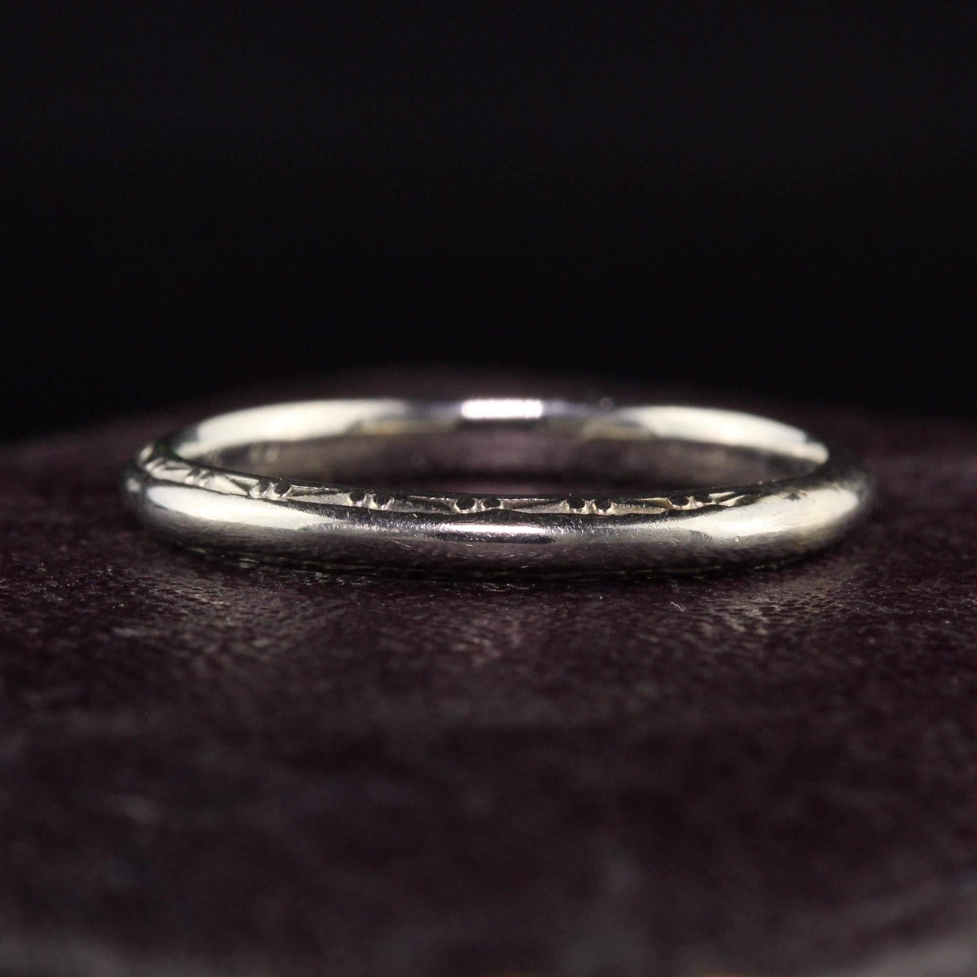 Beautiful Antique Art Deco 18K White Gold Lohengrin Engraved Wedding Band. This classic wedding band is crafted in 18k white gold and made by Lohengrin. The sides of the band are nicely engraved going all the way around.

Item #R1262

Metal: 18K