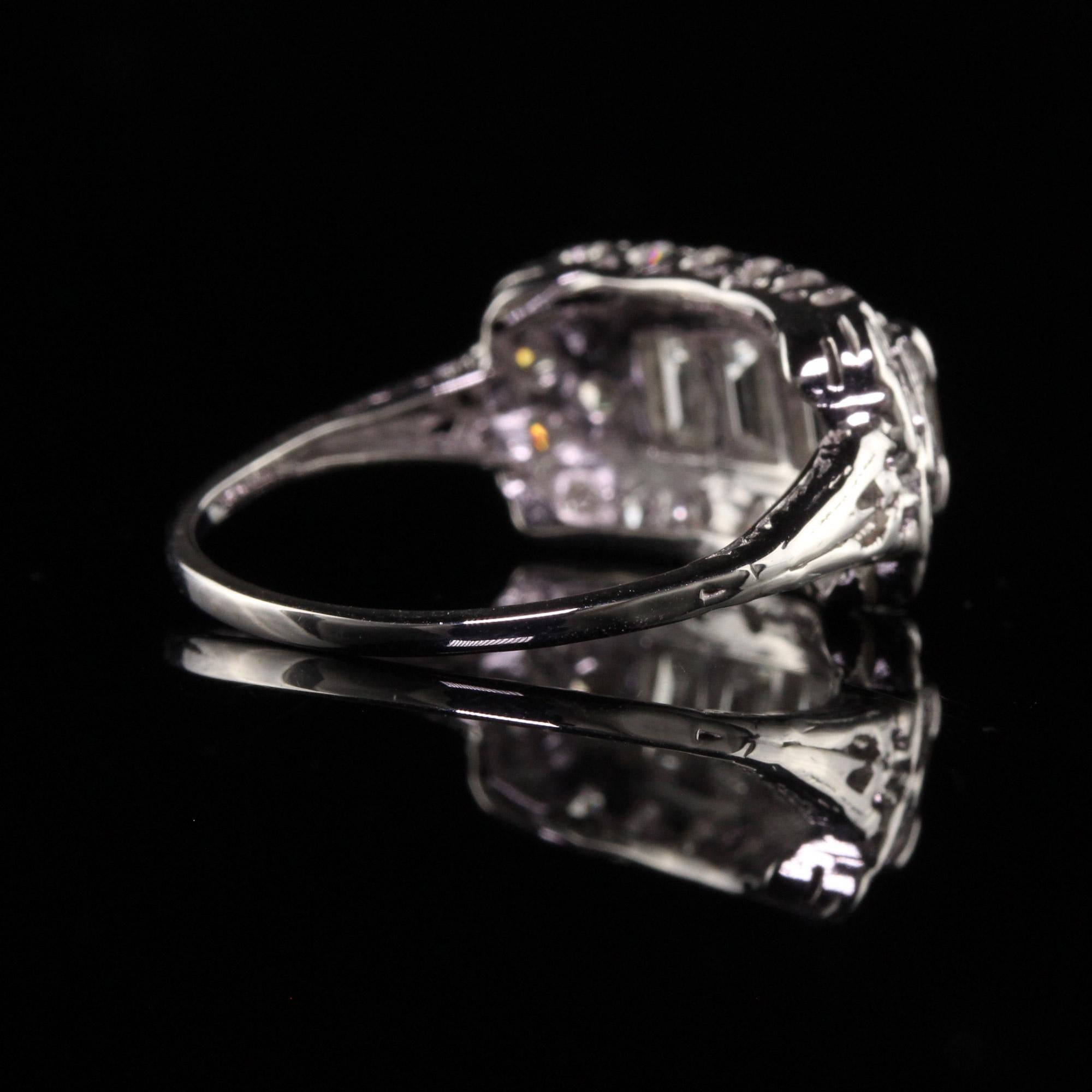 Antiker Art Deco 18 Karat Weißgold Baguette-Ring mit Diamant im Altschliff Damen im Angebot