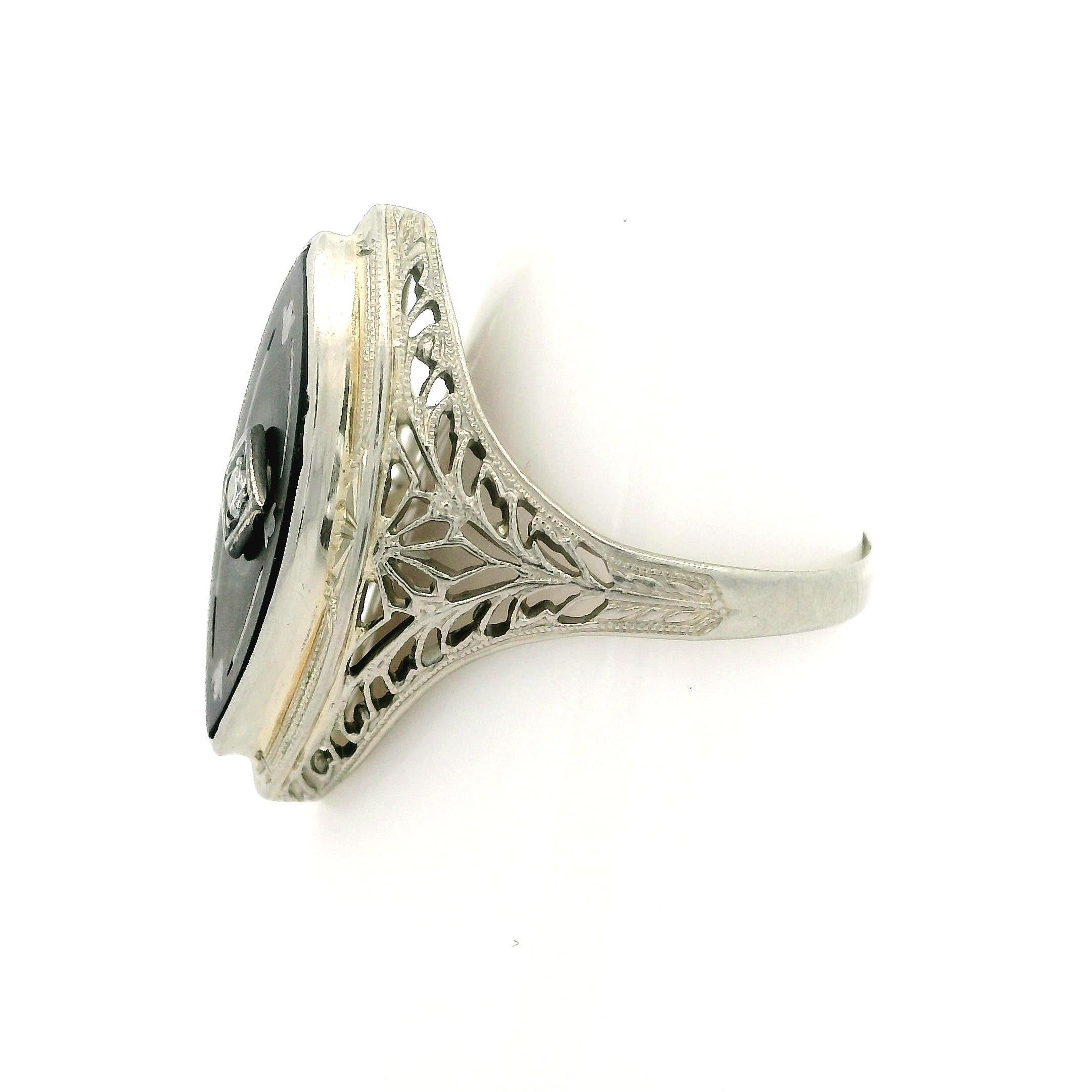 Donna Anello da cena in filigrana in oro bianco 18k con onice e diamanti al centro in vendita