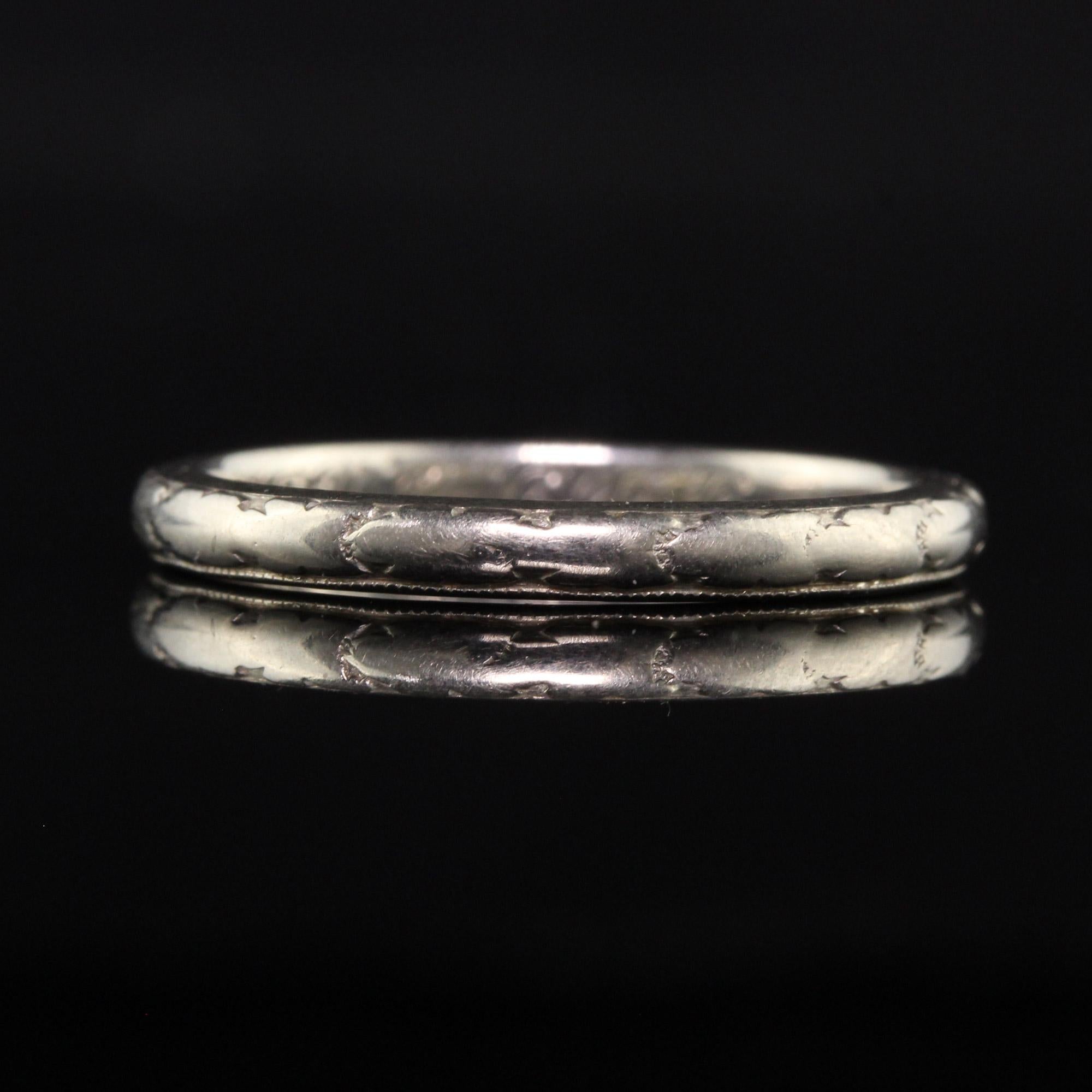Antique Art Deco 18K White Gold Orange Blossom Engraved Wedding Band In Good Condition For Sale In Great Neck, NY