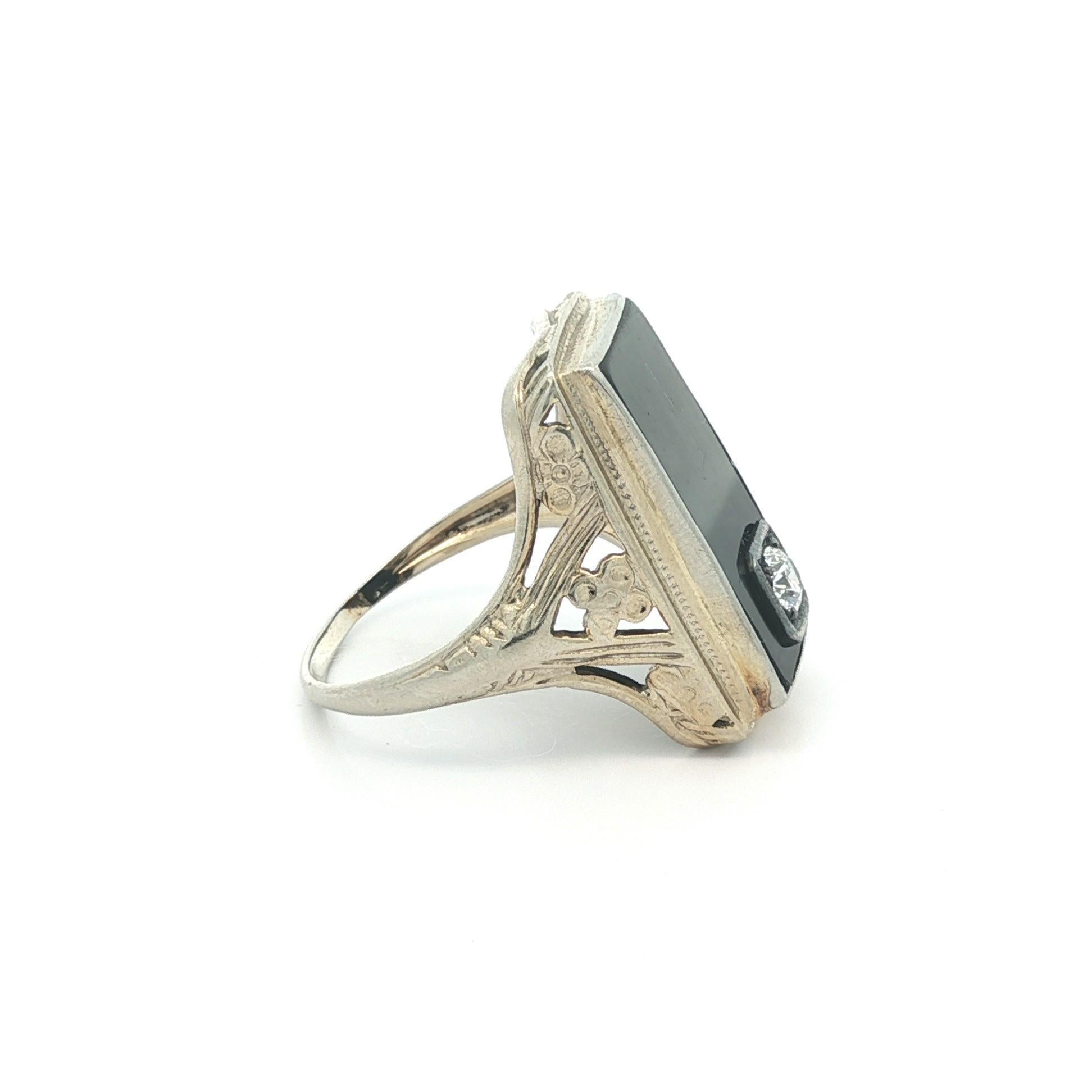 Antike Art Deco 18k Weißgold rechteckige Onyx w / Inset Diamond Ring Größe 5,5 (Art déco) im Angebot