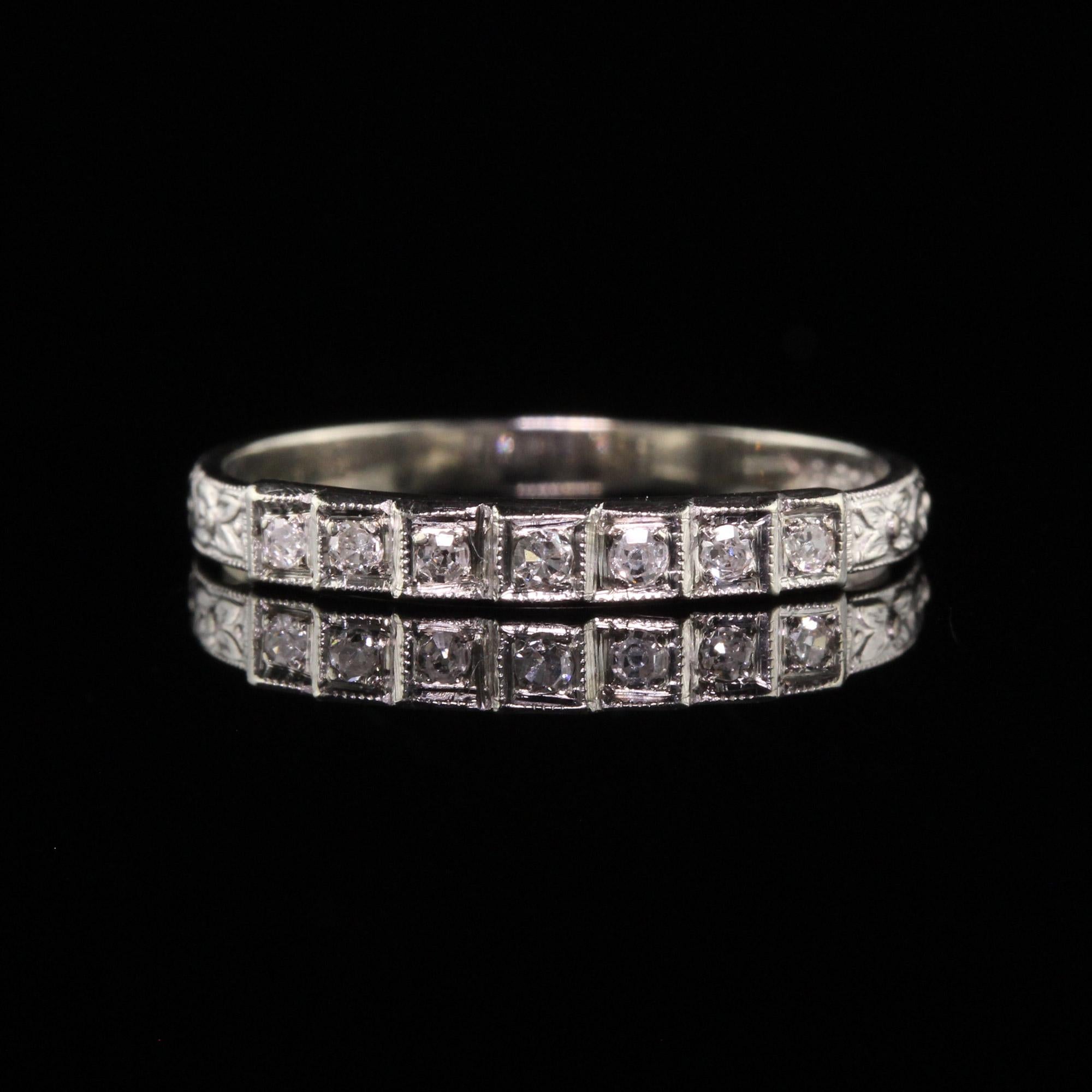 Antique Art Deco 18k White Gold Ring O Romance Diamond Wedding Band In Good Condition For Sale In Great Neck, NY