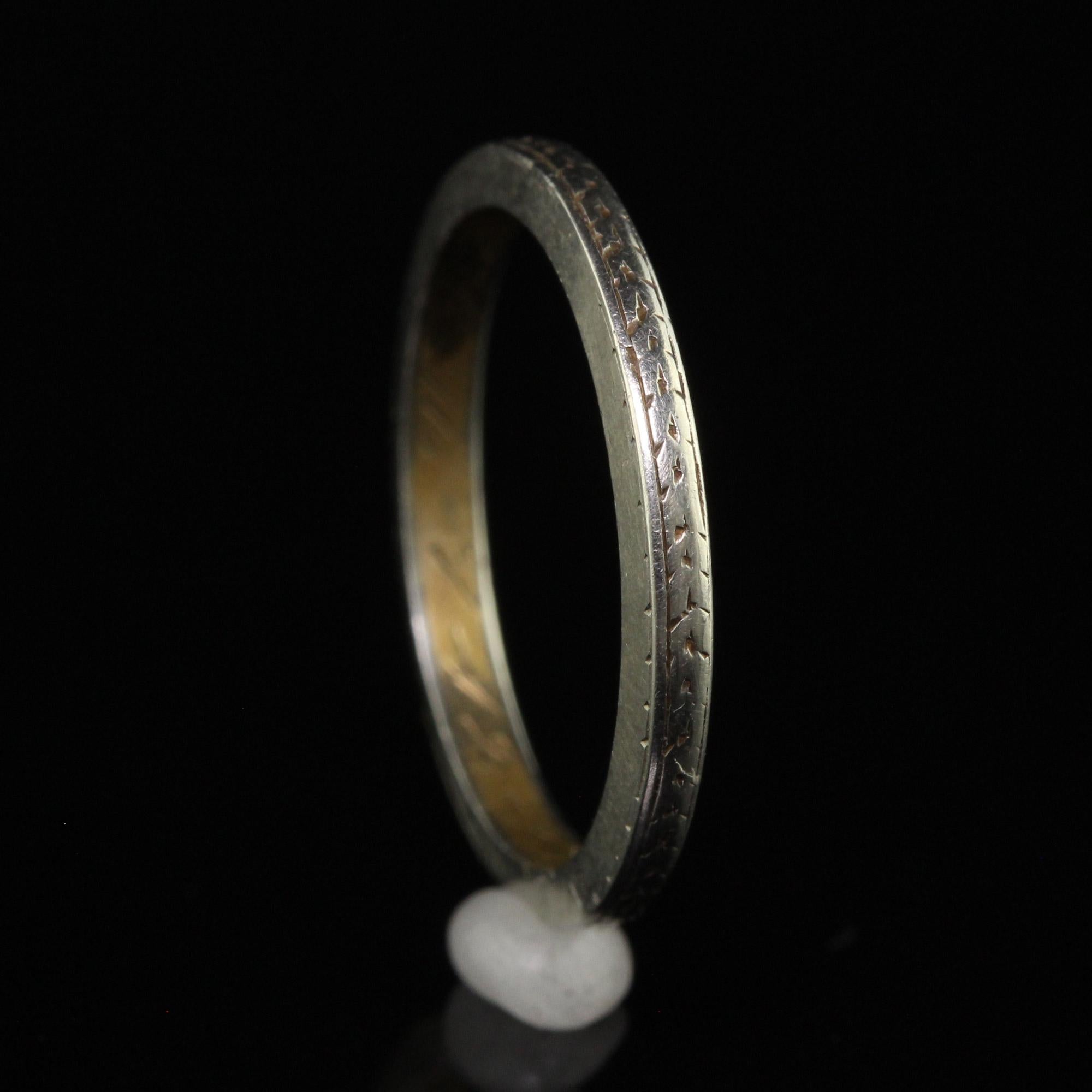 Antique Art Deco 18K White Gold Two Tone Engraved Wedding Band - Size 4 1/2 For Sale 2