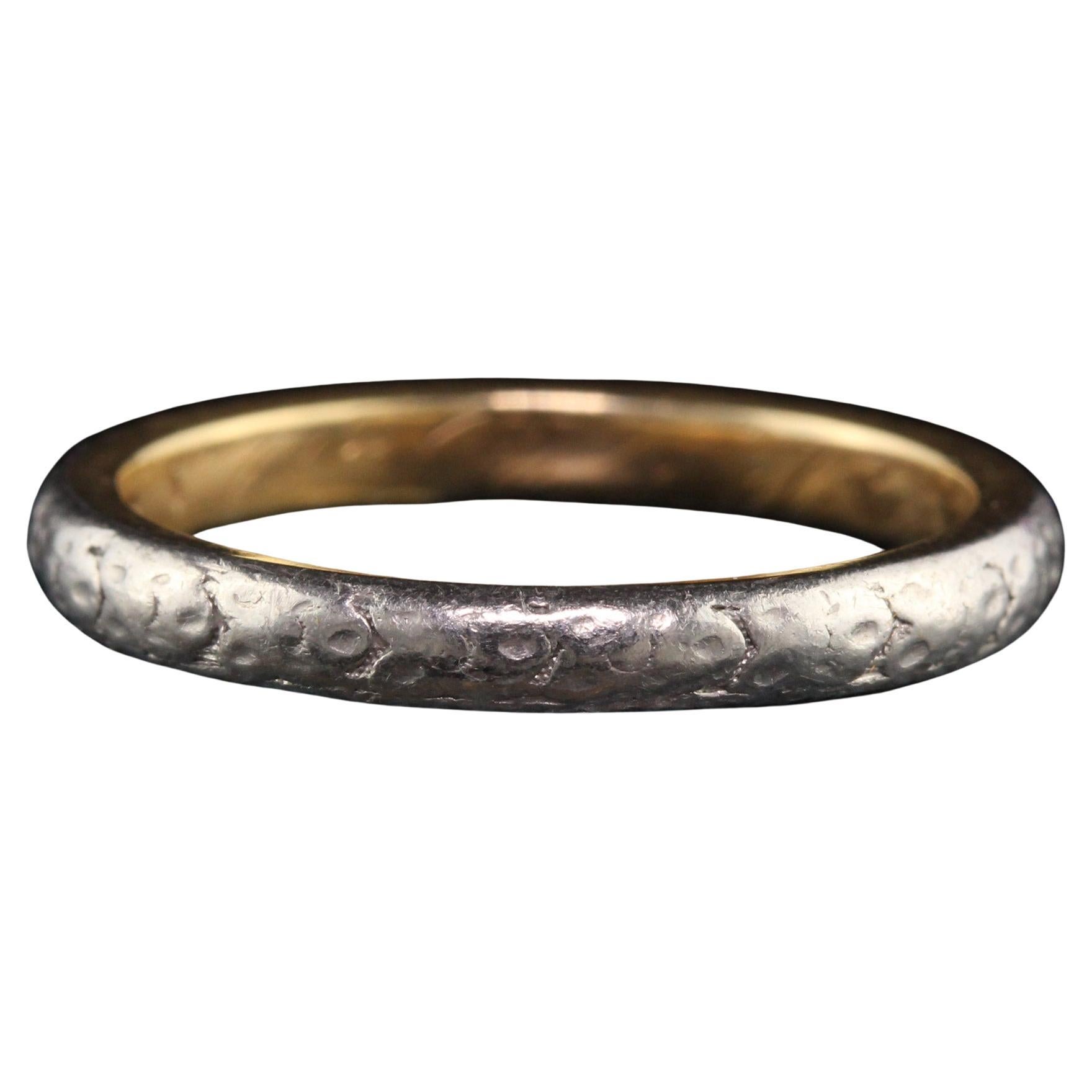 Antique Art Deco 18K Yellow Gold and Platinum Engraved Wedding Band For Sale