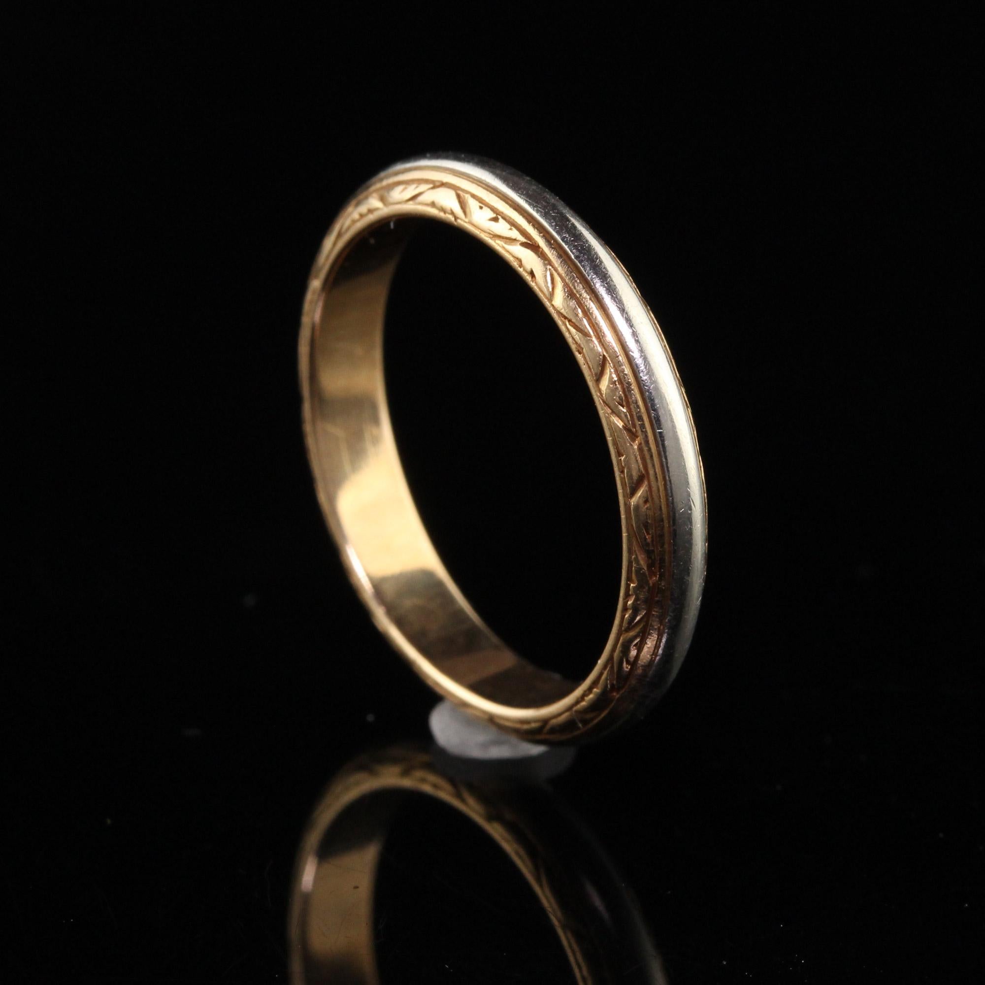 Antique Art Deco 18K Yellow Gold and White Gold Engraved Wedding Band For Sale 1