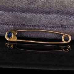 Antique Art Deco 18K Yellow Gold Cabochon Sapphire Safety Pin Brooch
