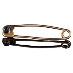 Antique Art Deco 18K Yellow Gold Cabochon Sapphire Safety Pin Brooch