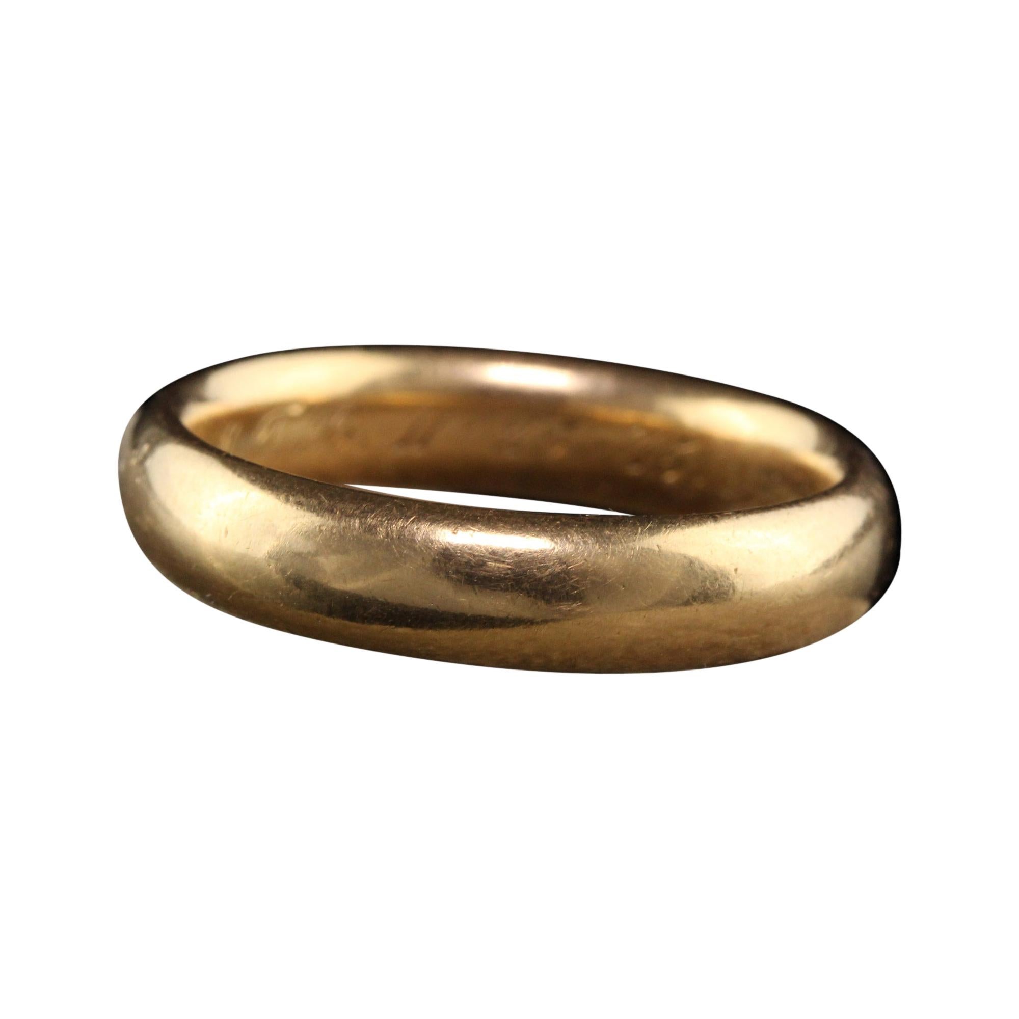 Antique Art Deco 18k Yellow Gold Classic Engraved Band For Sale