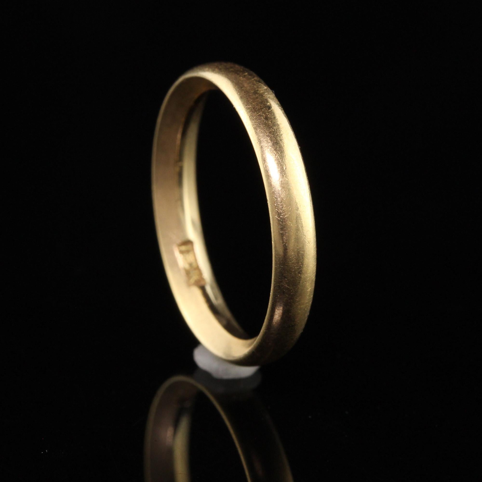 Antique Art Deco 18K Yellow Gold Classic Wedding Band For Sale 2