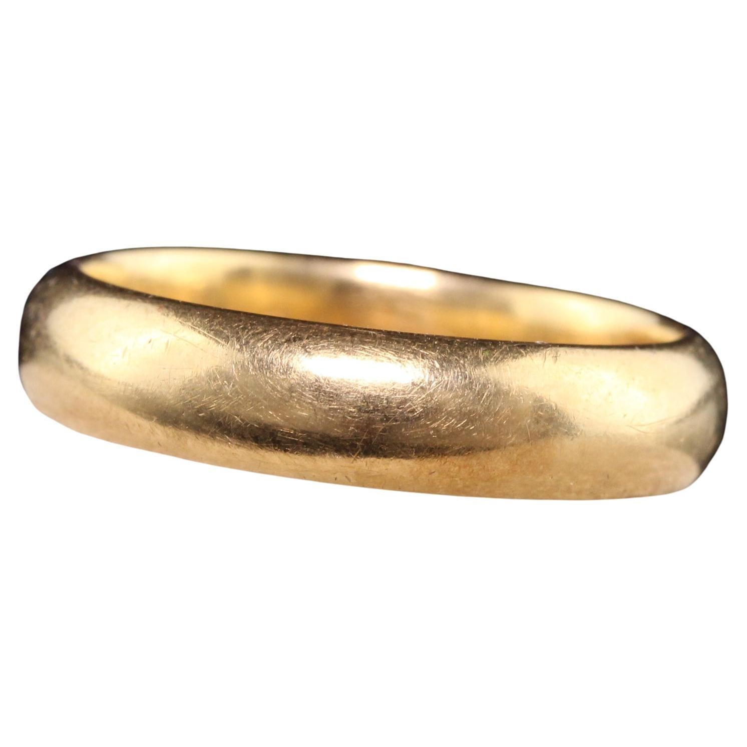 Antique Art Deco 18K Yellow Gold Classic Wedding Band For Sale