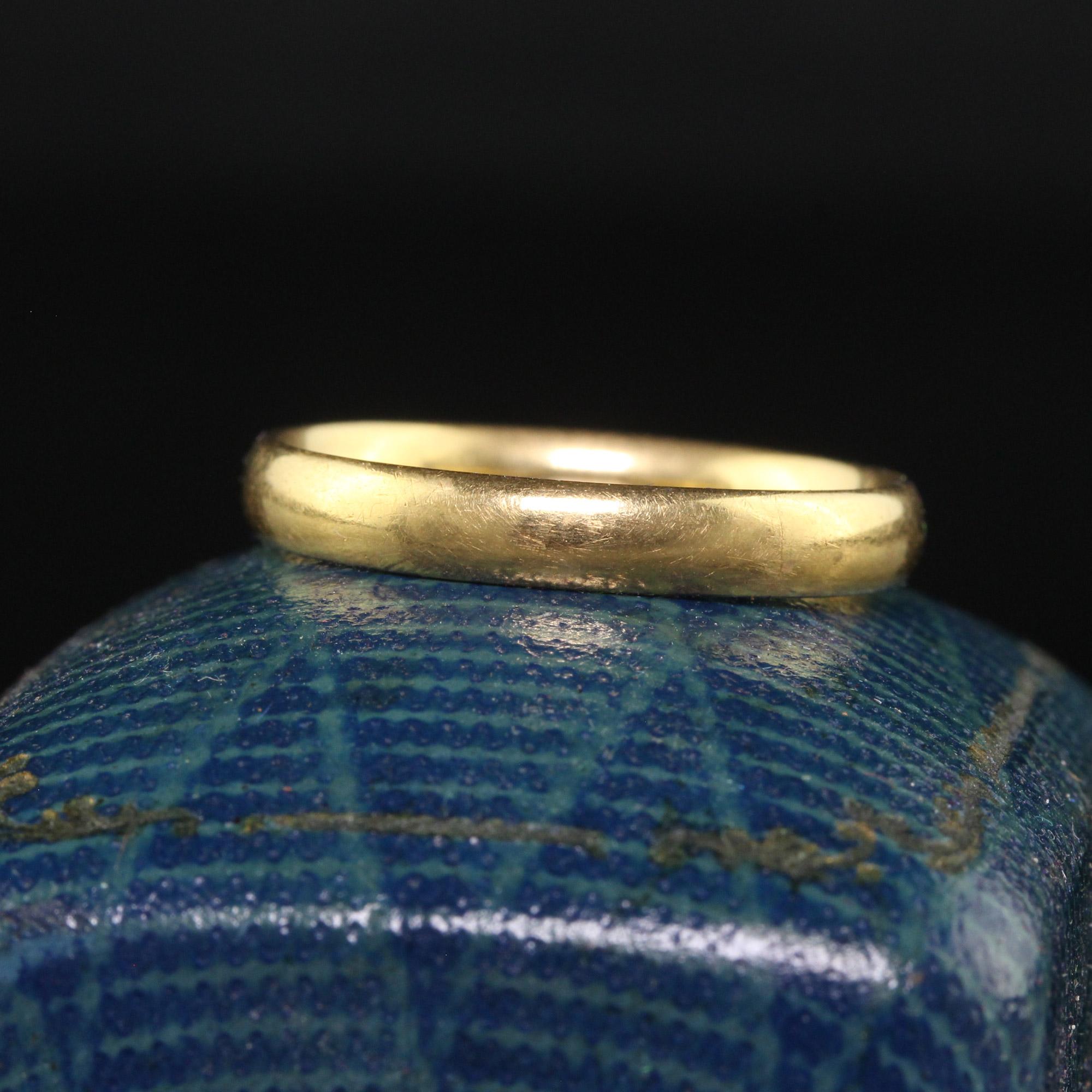 Beautiful Antique Art Deco 18K Yellow Gold Classic Wedding Band - Size 8. This classic Art Deco wedding band is crafted in 18k yellow gold. This band features a supple warm yellow gold band that is in good condition and has a beautiful patina. The
