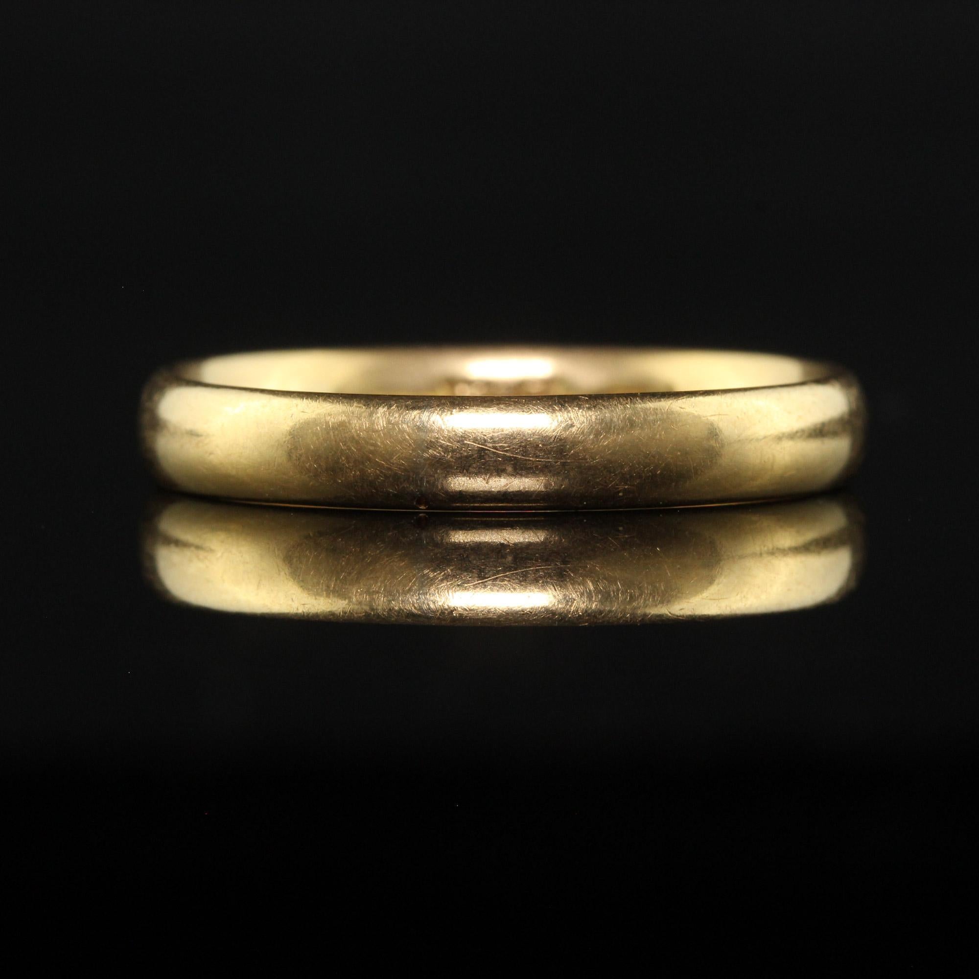 Antique Art Deco 18K Yellow Gold Classic Wedding Band - Size 8 For Sale 1