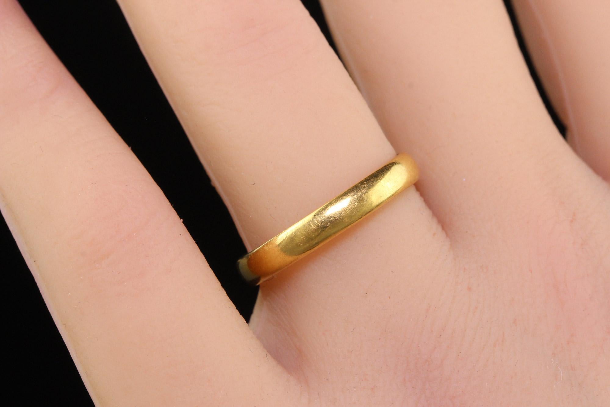 Antique Art Deco 18K Yellow Gold Classic Wedding Band - Size 8 For Sale 3
