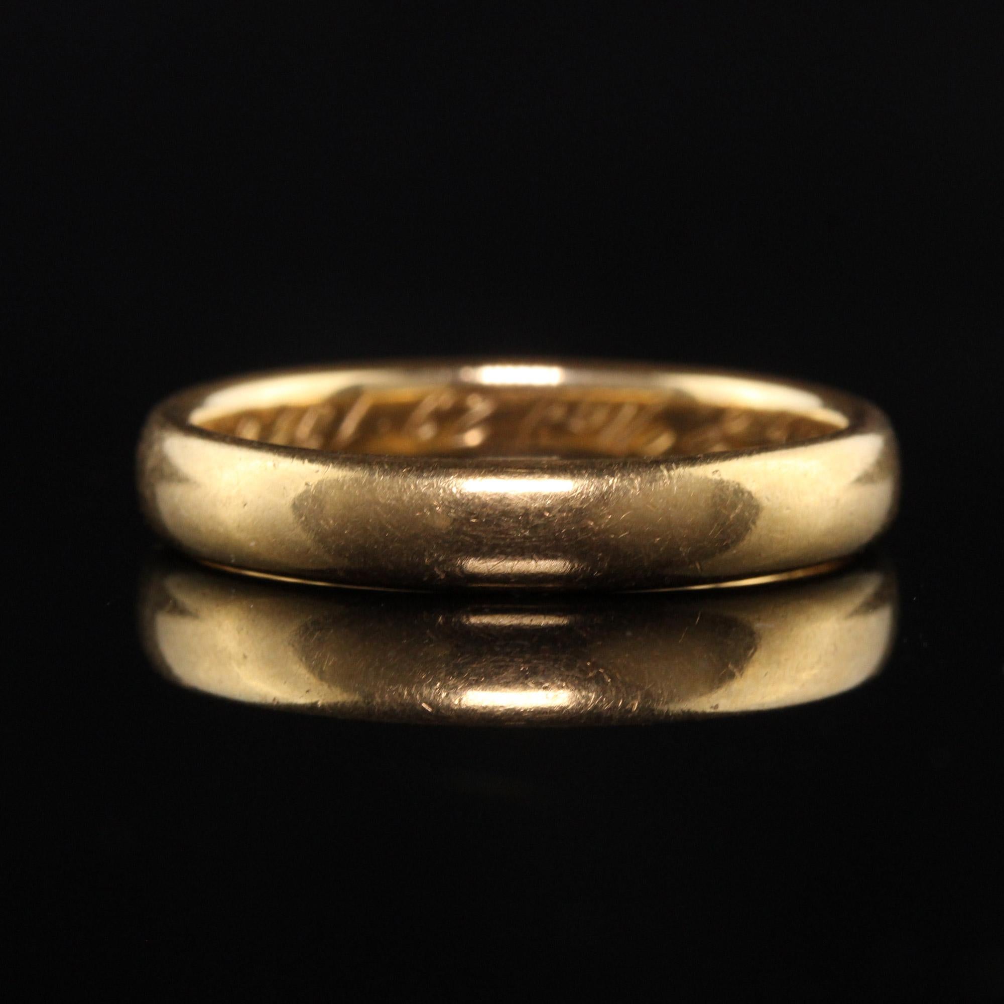 Antiker Art Déco 18 Karat Gelbgold gravierter Ehering für Damen oder Herren im Angebot