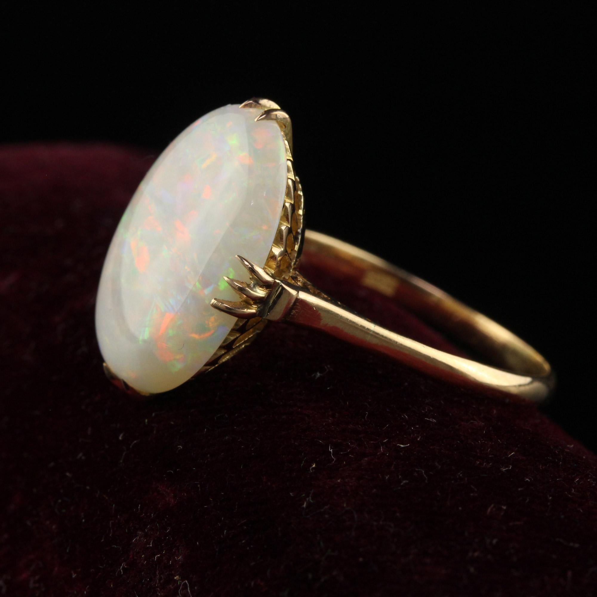 Women's Antique Art Deco 18K Yellow Gold Natural Cabochon Opal Filigree Ring For Sale