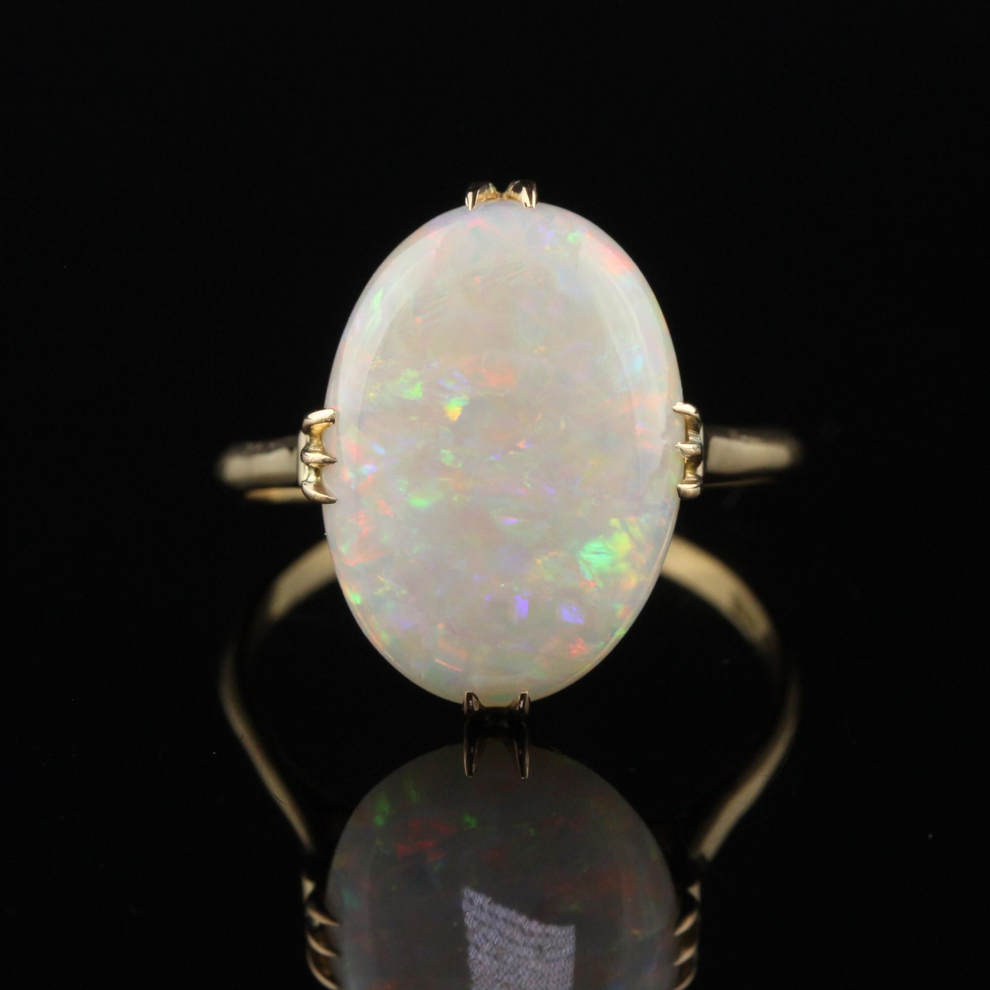Antique Art Deco 18K Yellow Gold Natural Cabochon Opal Filigree Ring For Sale 2