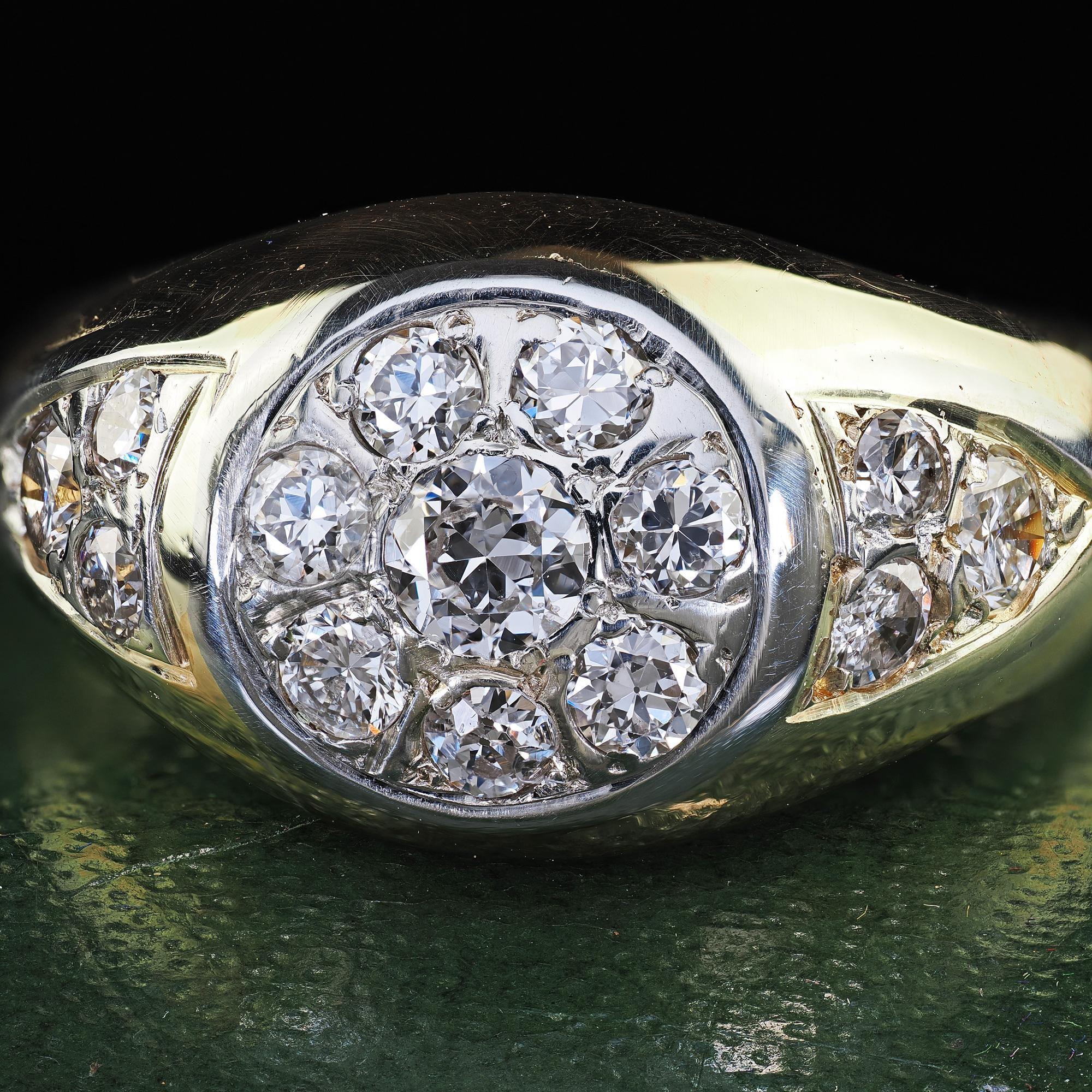Antiker Art Deco 18K Gelbgold Old European Diamond Cluster Ring für Damen oder Herren im Angebot