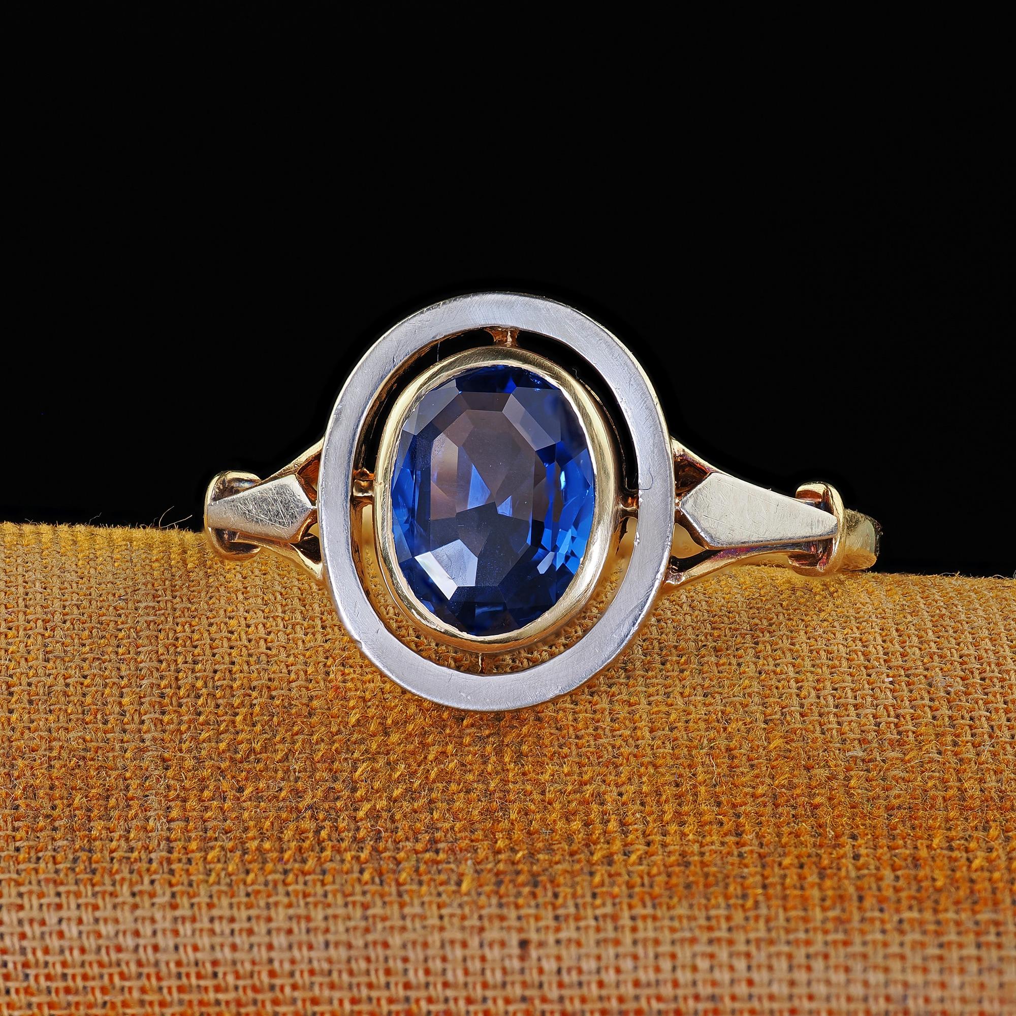 Magnifique bague de fiançailles Arte Antiques 18K or jaune platine saphir sans chaleur - GIA. Cette incroyable bague de fiançailles Art déco en saphir naturel sans chaleur est réalisée en or jaune 18k et platine supérieur. La bague est ornée au
