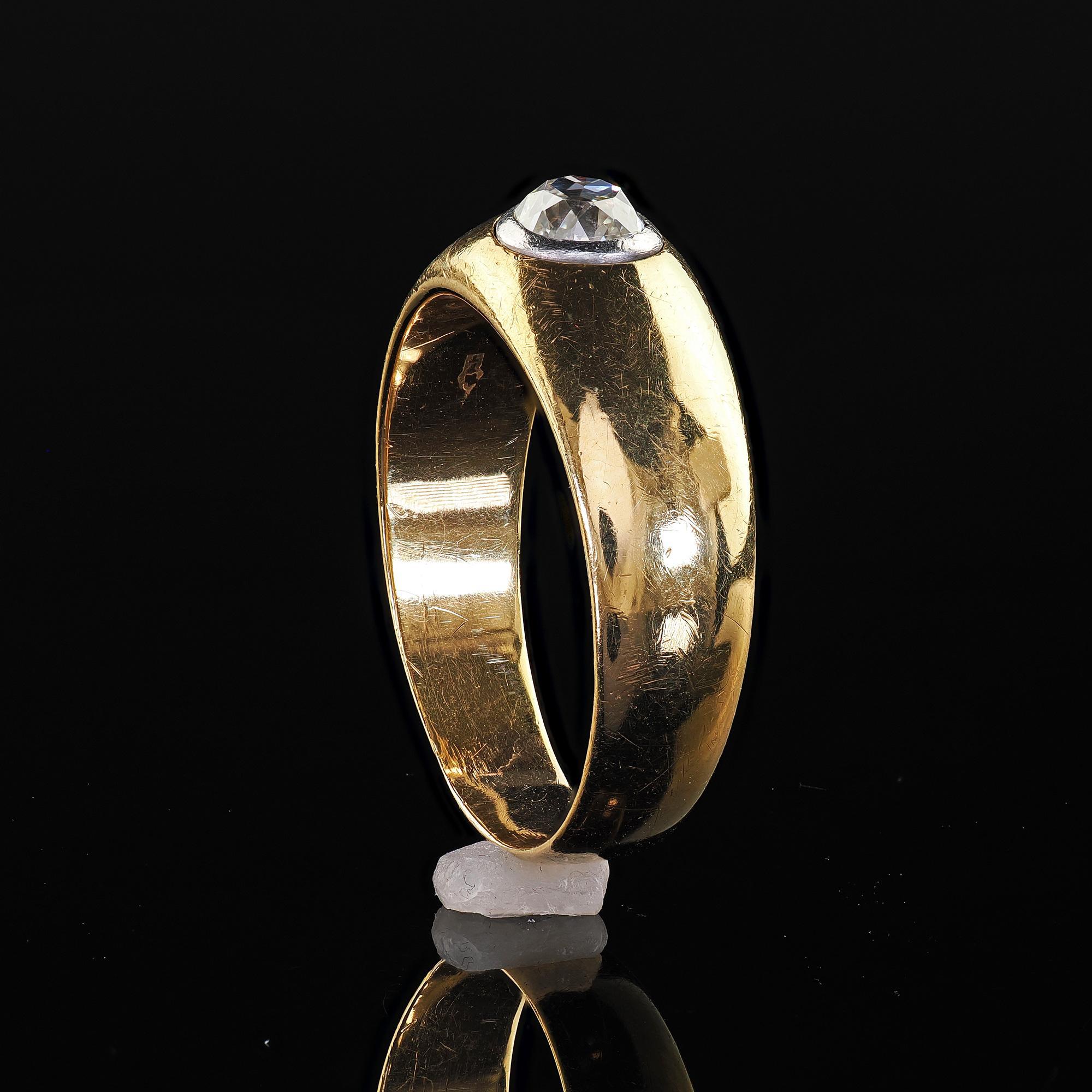 Antike Art Deco 18K Gelbgold Platin Alte Mine Diamant Lünette Set Ring im Angebot 3