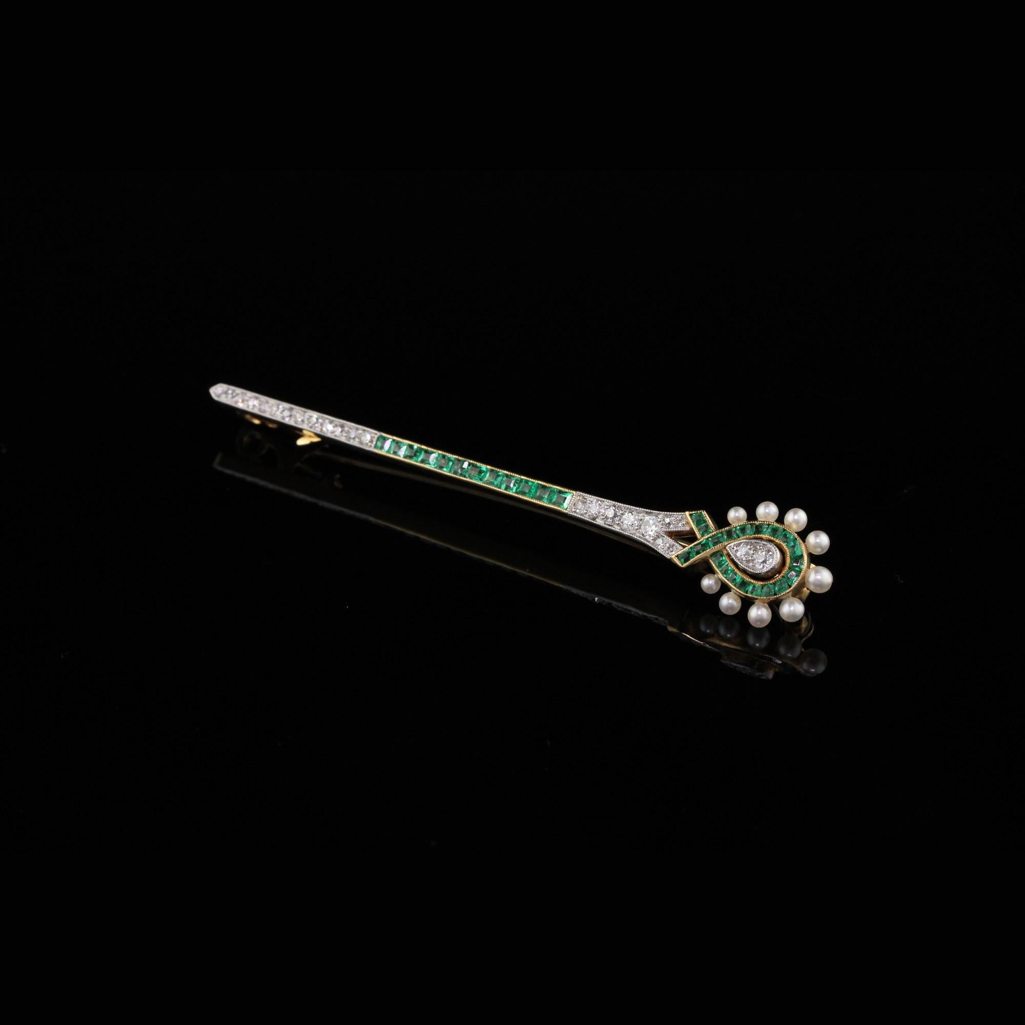 Antique Art Deco 18 Karat Gold, Platinum Top, Diamond, Emerald and Pearl Brooch In Good Condition In Great Neck, NY